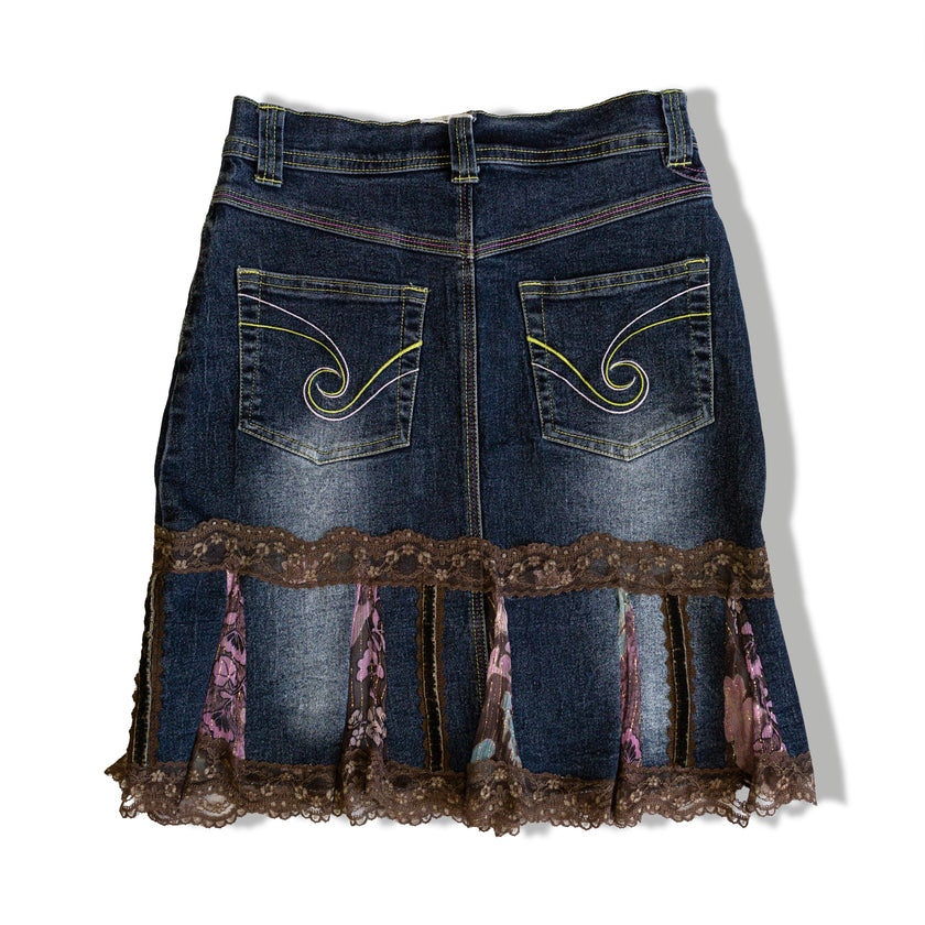 Vintage denim skirt with lace details (S)