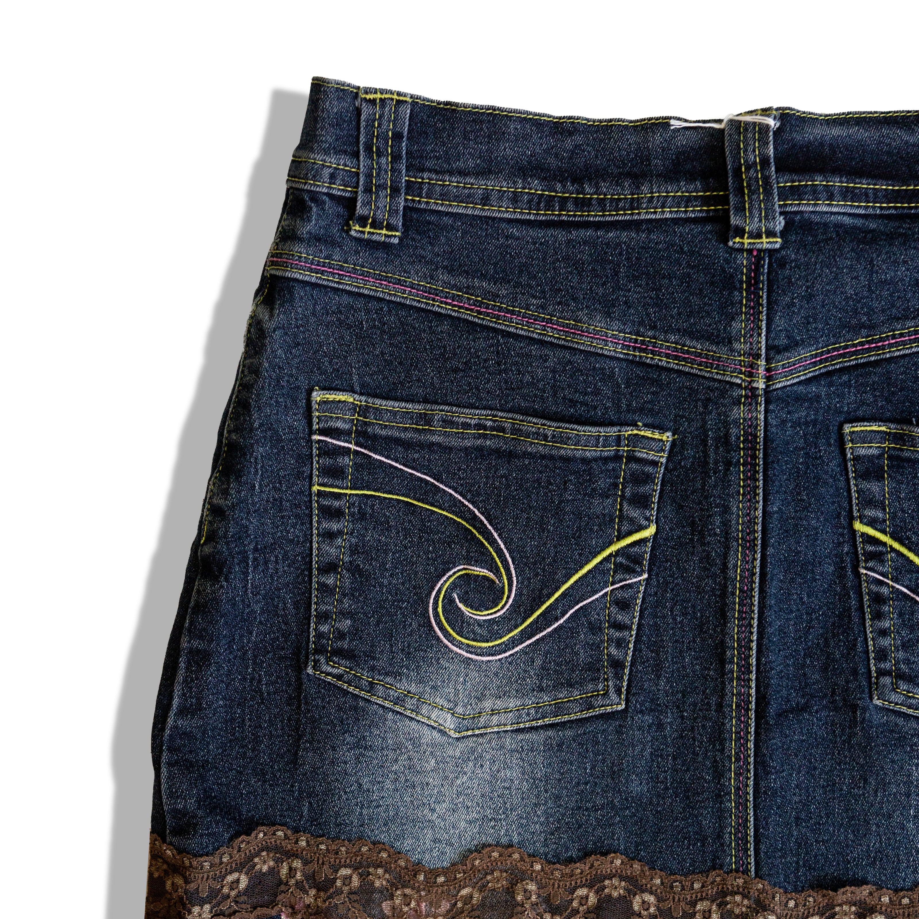 Vintage denim skirt with lace details (S)