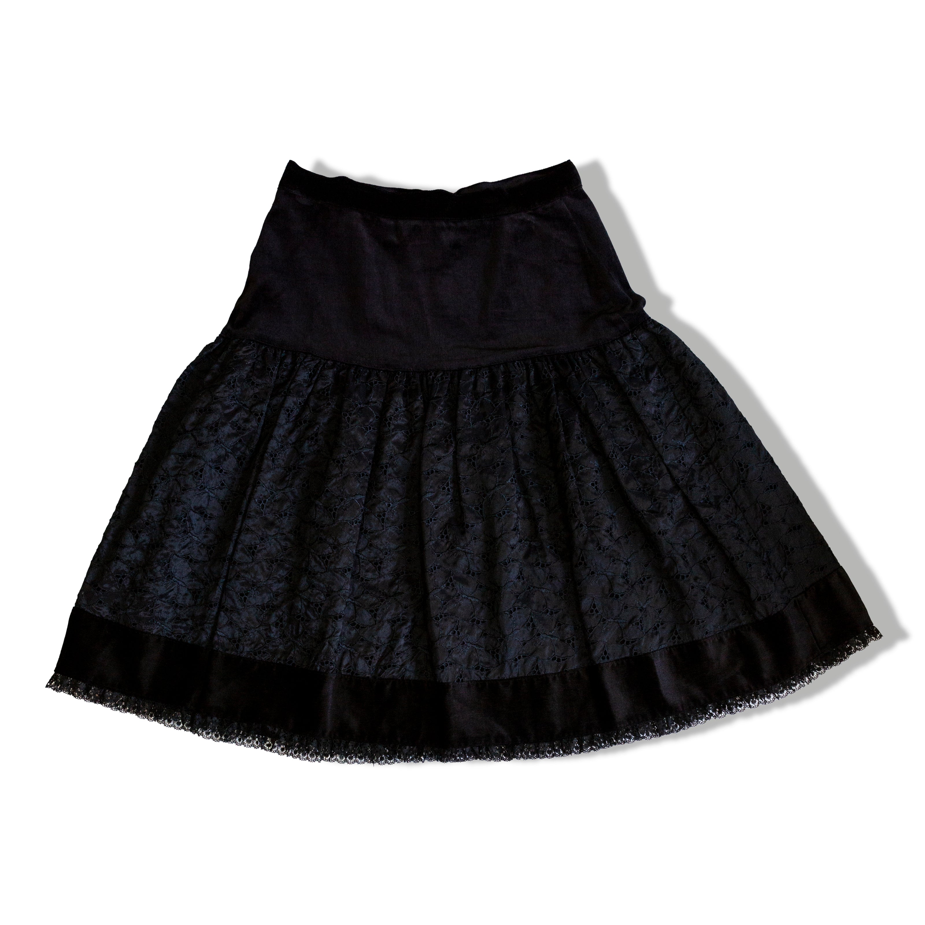 Unique black velvet skirt with lace details (M)