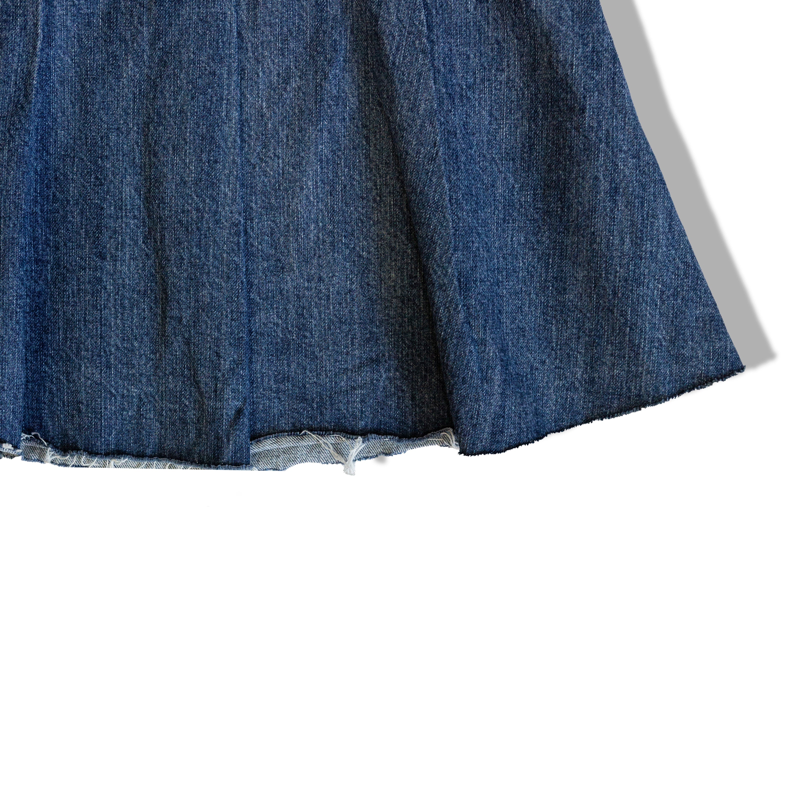Cute vintage denim skirt with pleats (M)