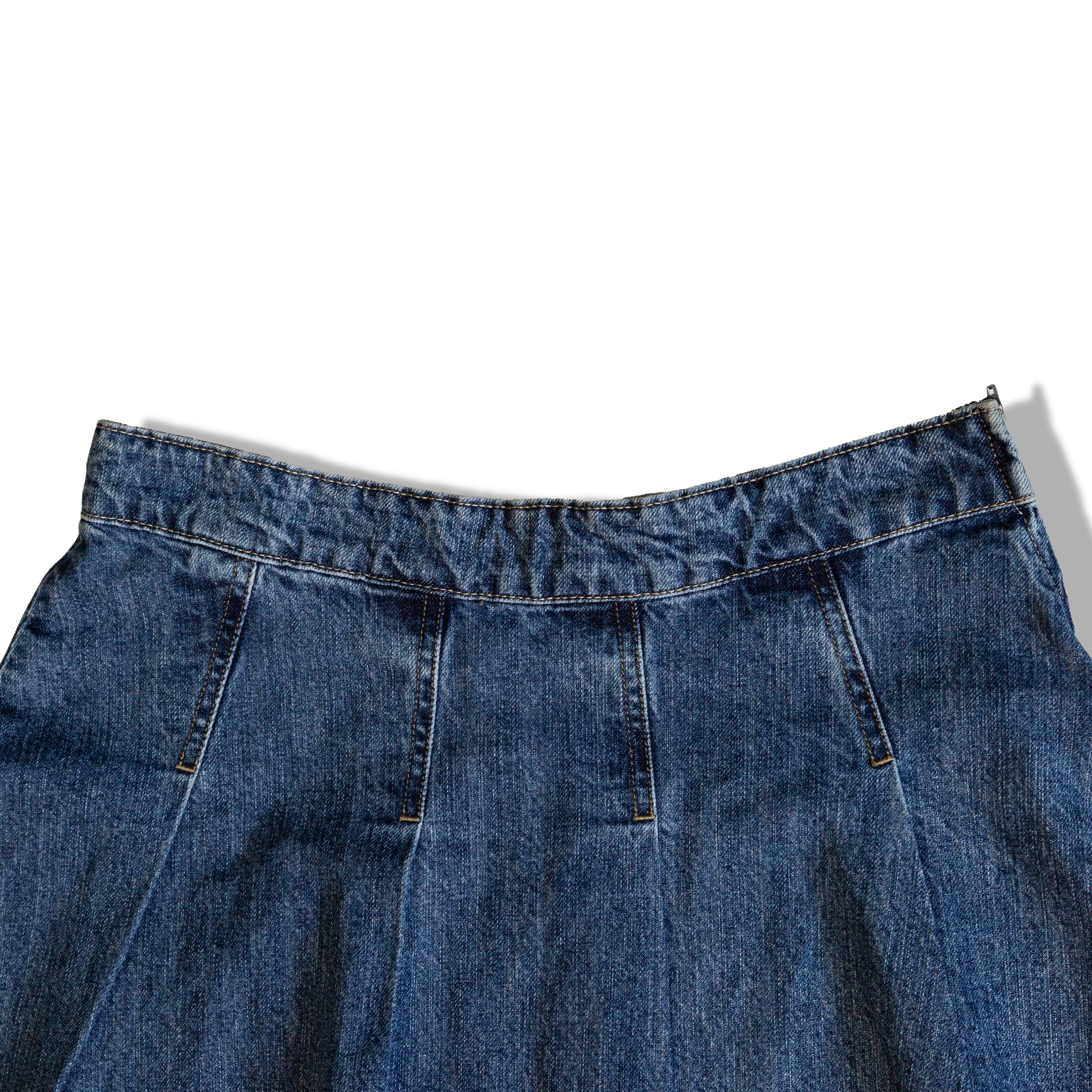 Cute vintage denim skirt with pleats (M)