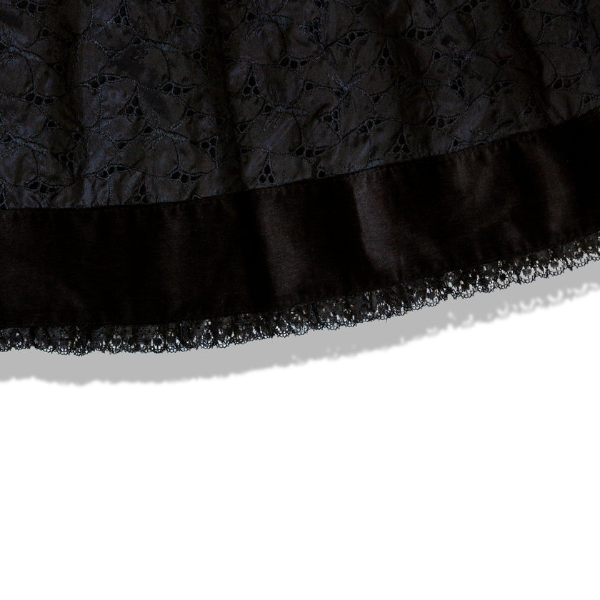 Unique black velvet skirt with lace details (M)