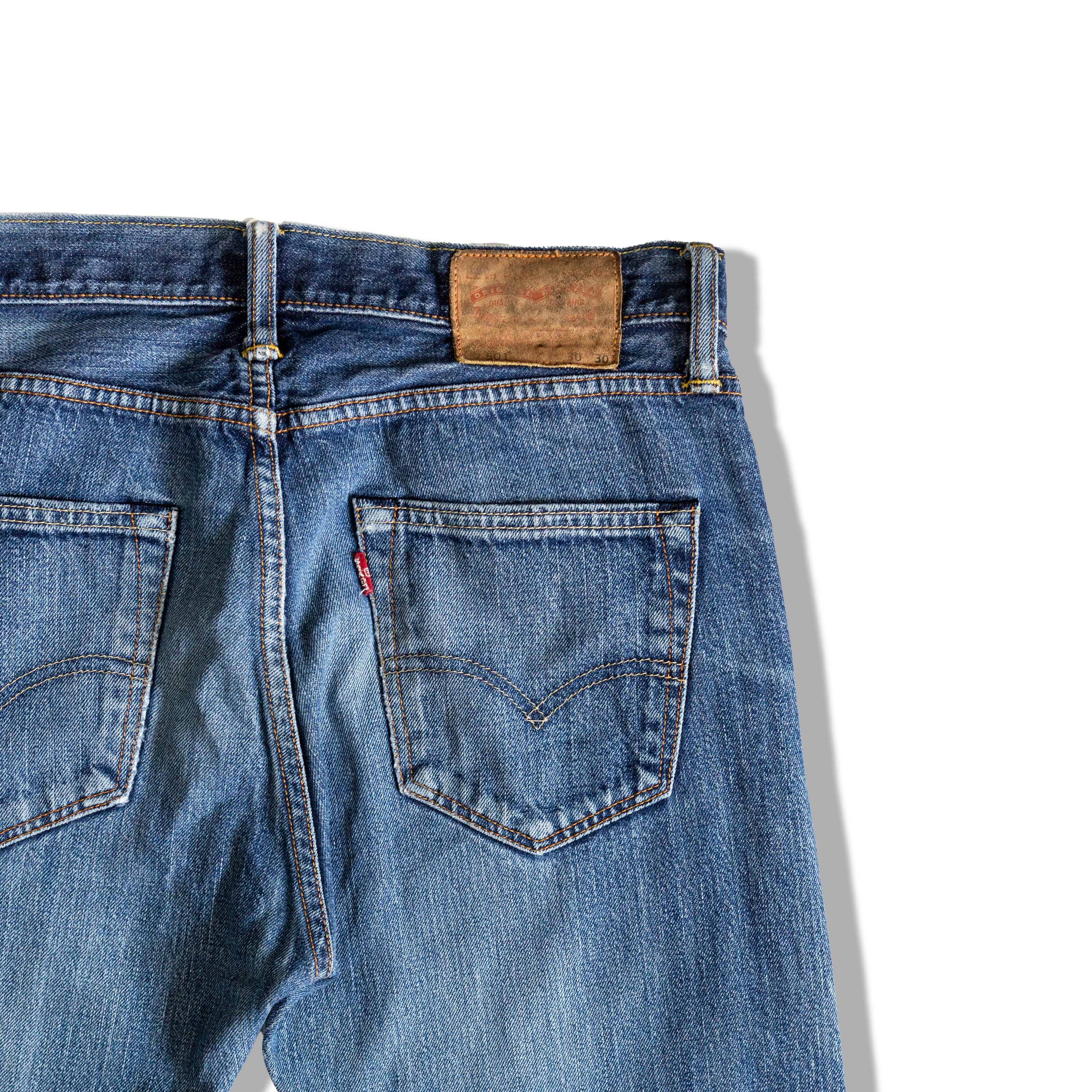 Levis 501 dark wash jeans W30