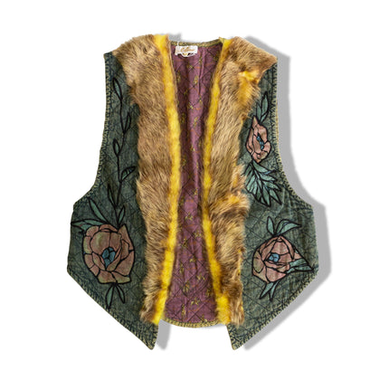 Unique vintage vest with embroired details and faux fur trim