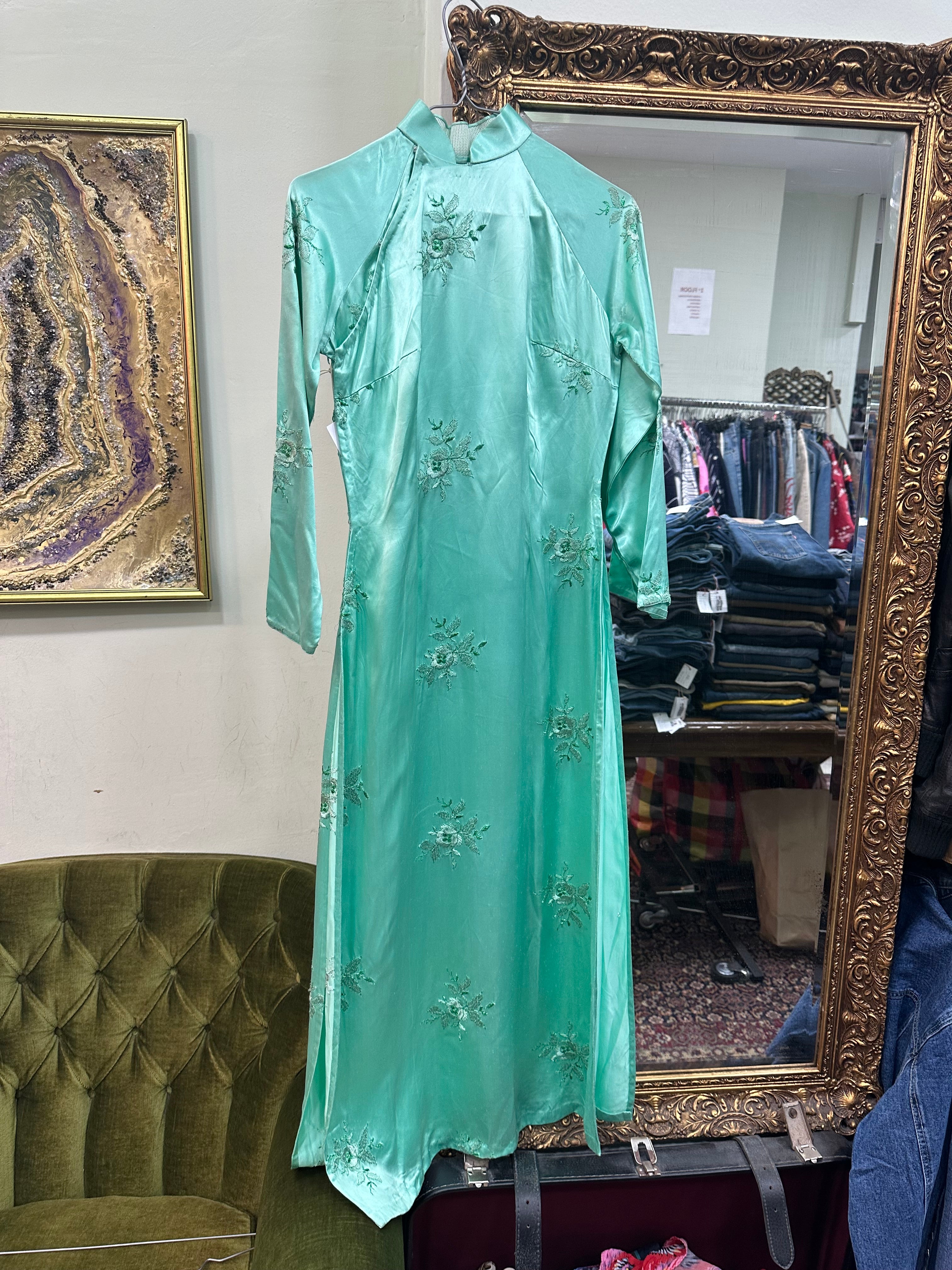 Vintage Qipao top with high slits on the sides