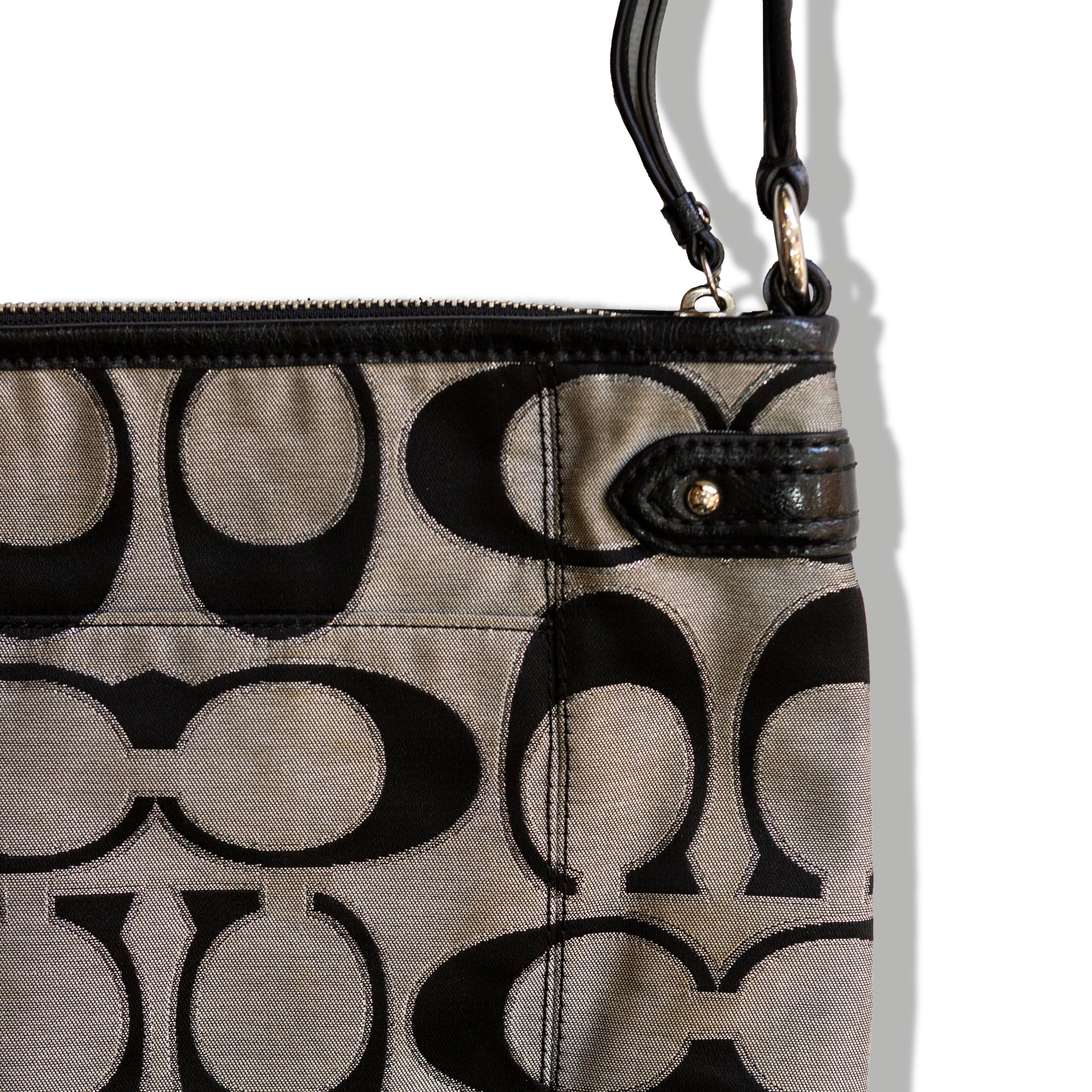 Coach Signature Crossbody Bag – Black & Gray Canvas with Adjustable Strap