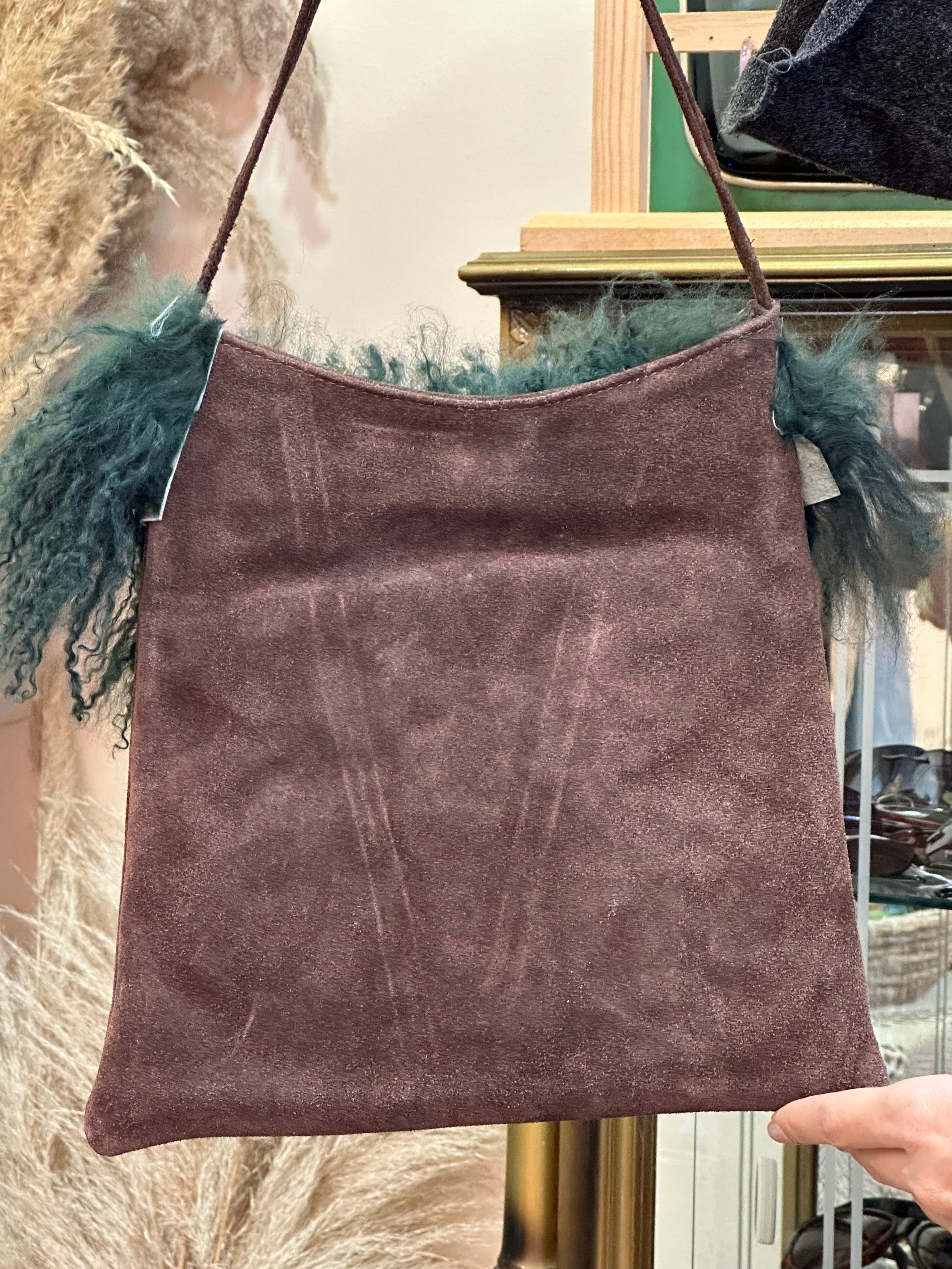 Super cute Deadstock suede bag with furry details