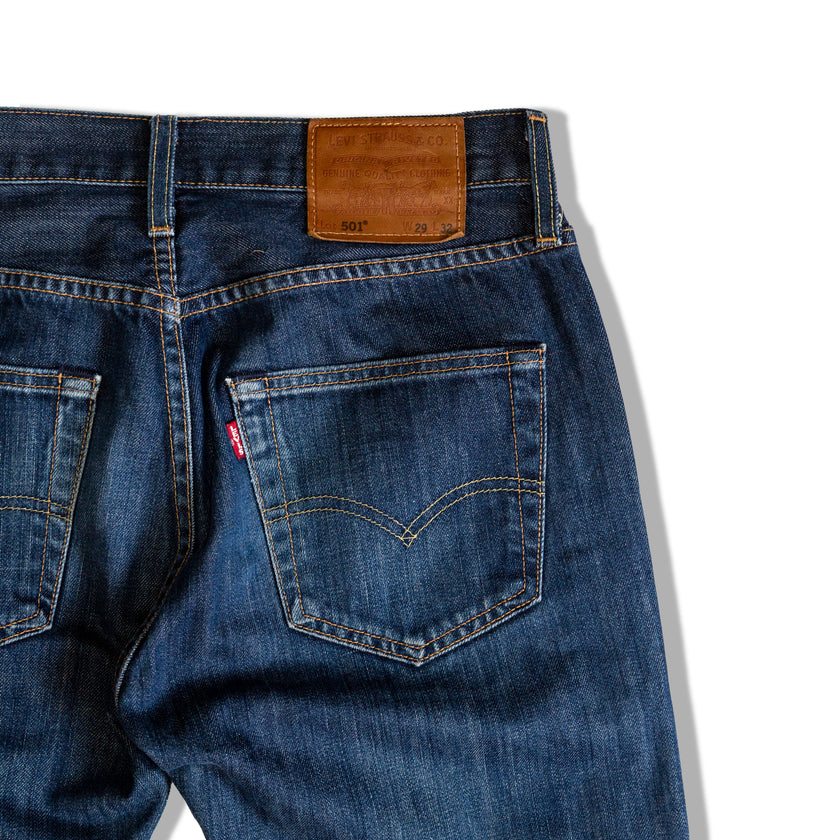 LEVIS 501 DARK WASH JEANS (W29)