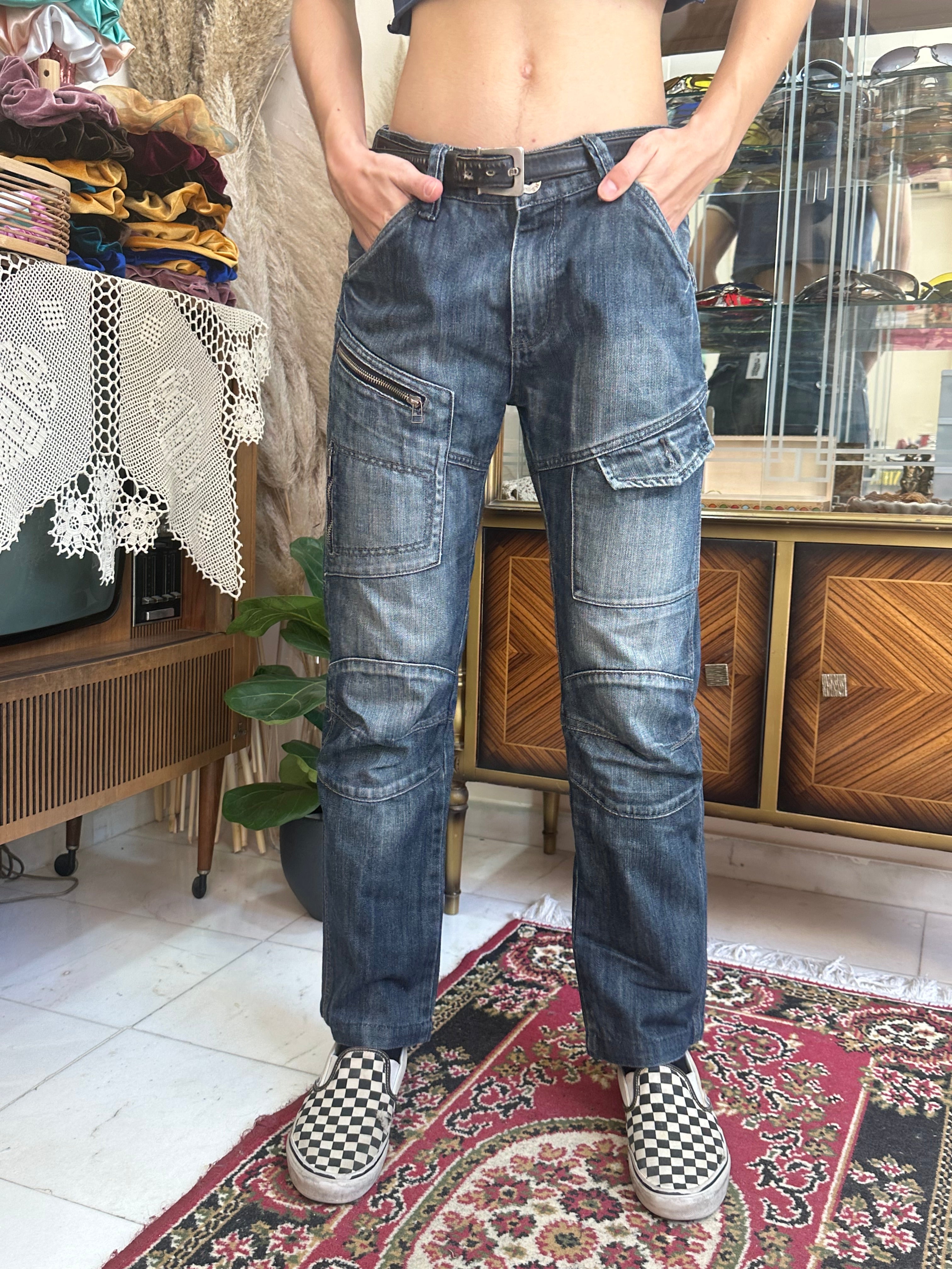 Super hot cargo jeans