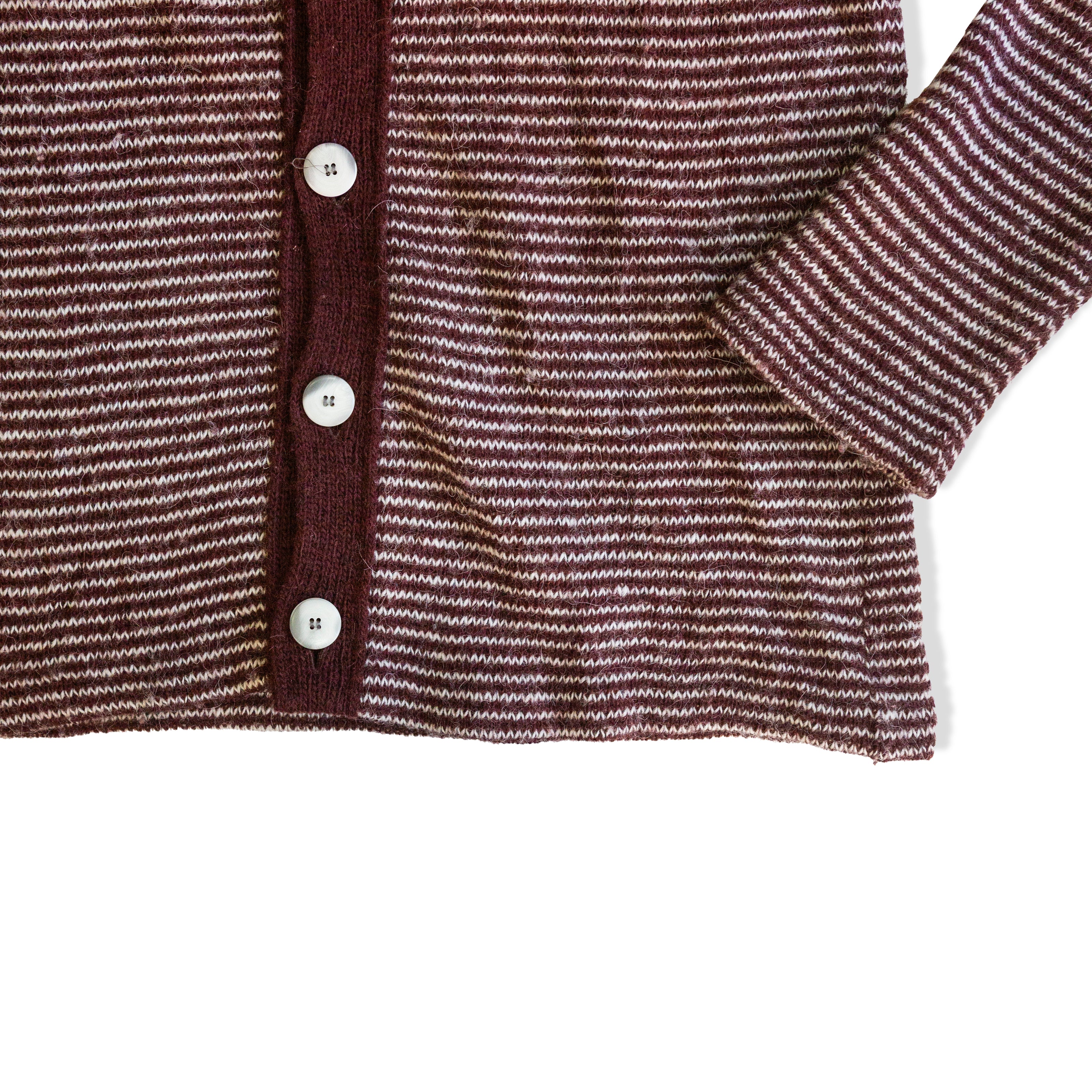 Vintage 100% Icelandic wool knit cardigan (M)