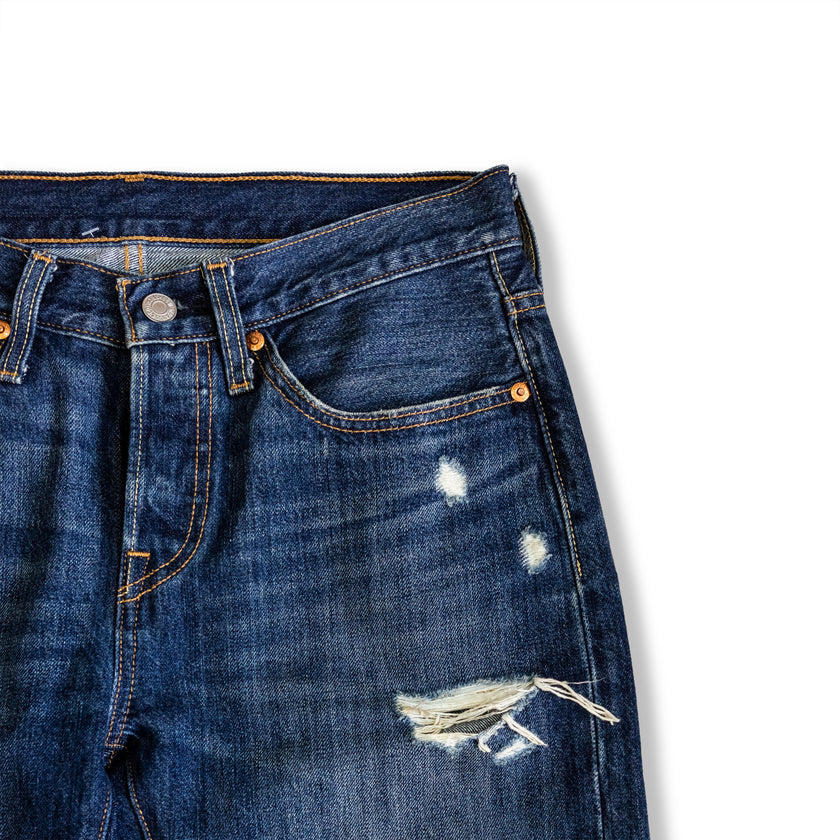 Levis 501 jeans with destressed details (EU36)