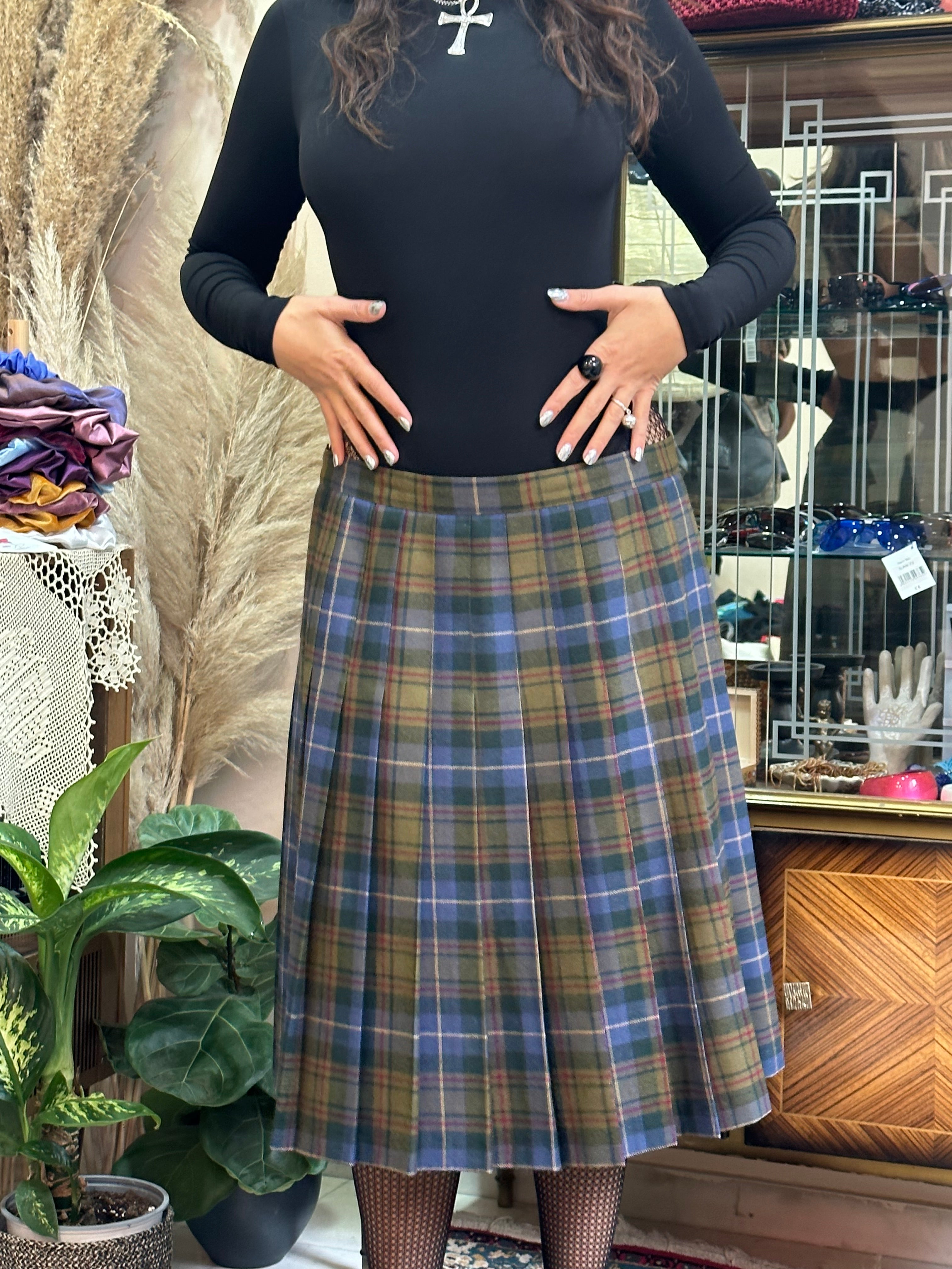 Vintage plaid pleated skirt