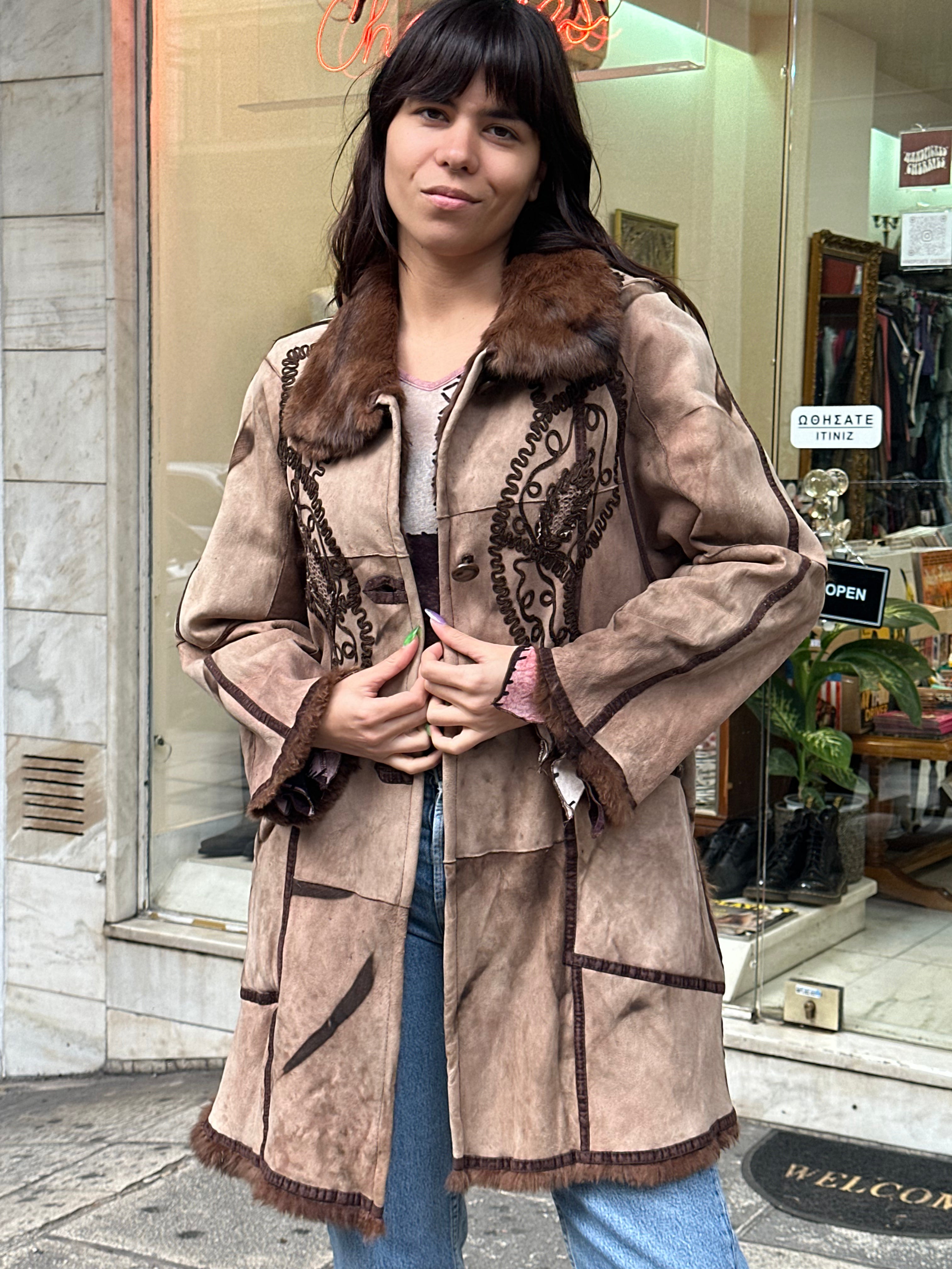 Stunning vintage genuine leather coat with fur