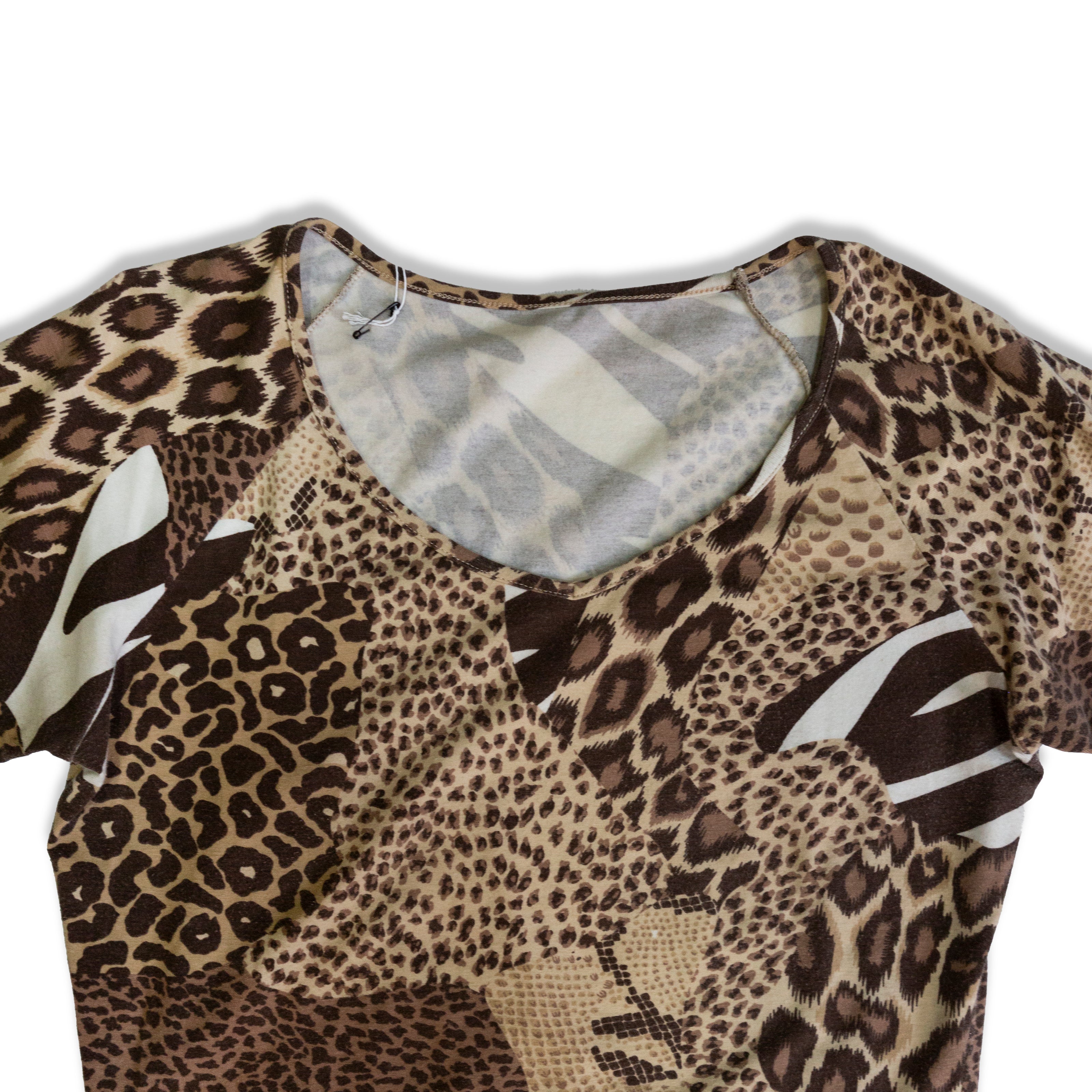 Hot multi-patterned with sleeves above the elbow top