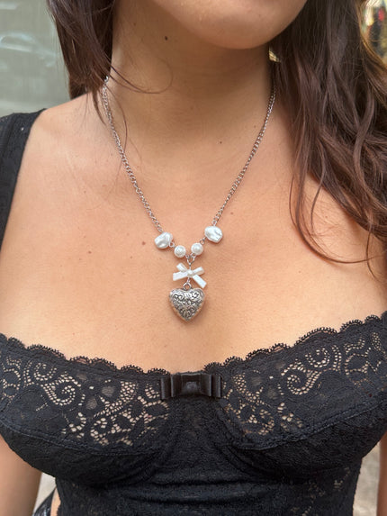 Dainty heart necklace