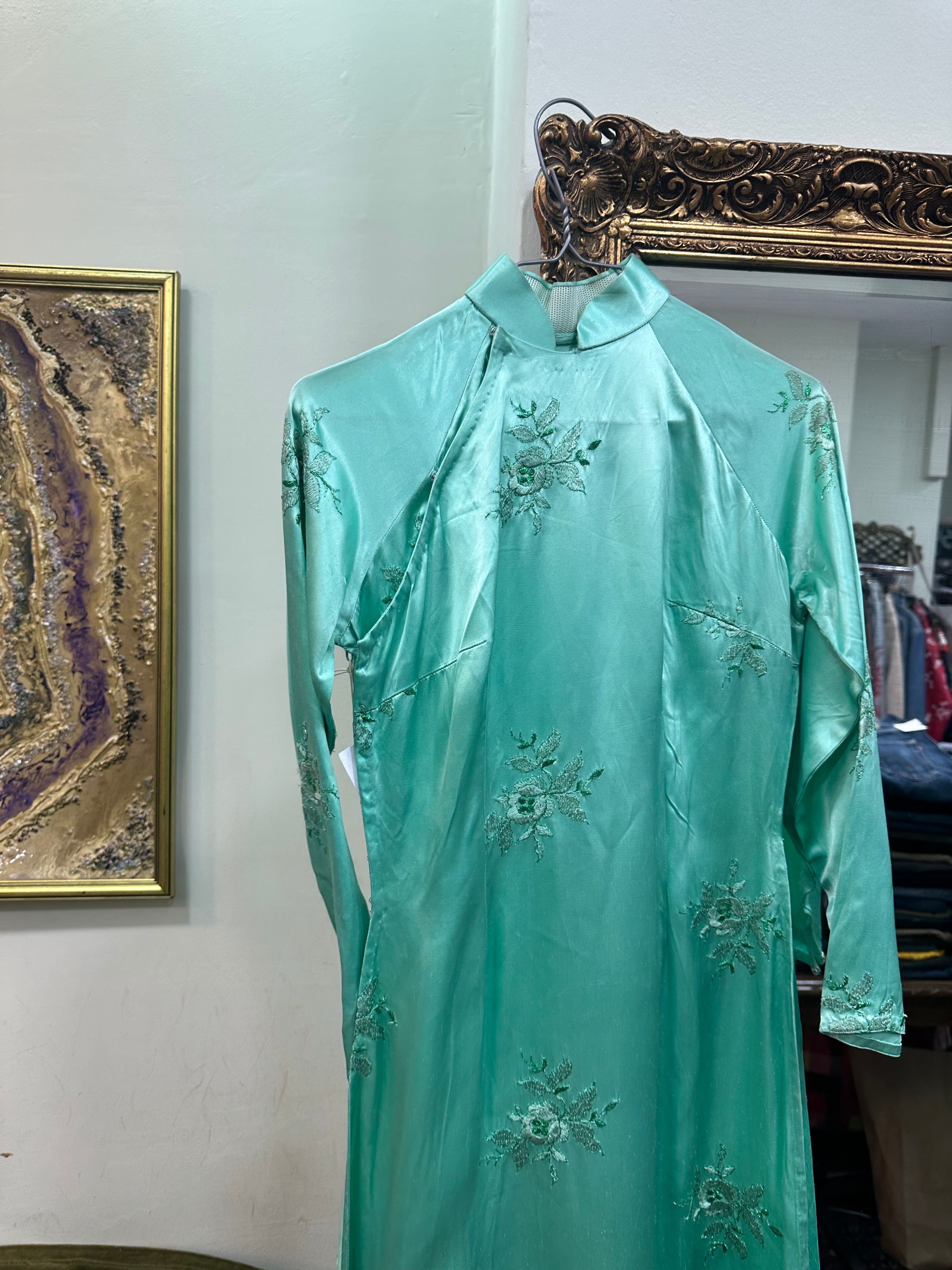 Vintage Qipao top with high slits on the sides