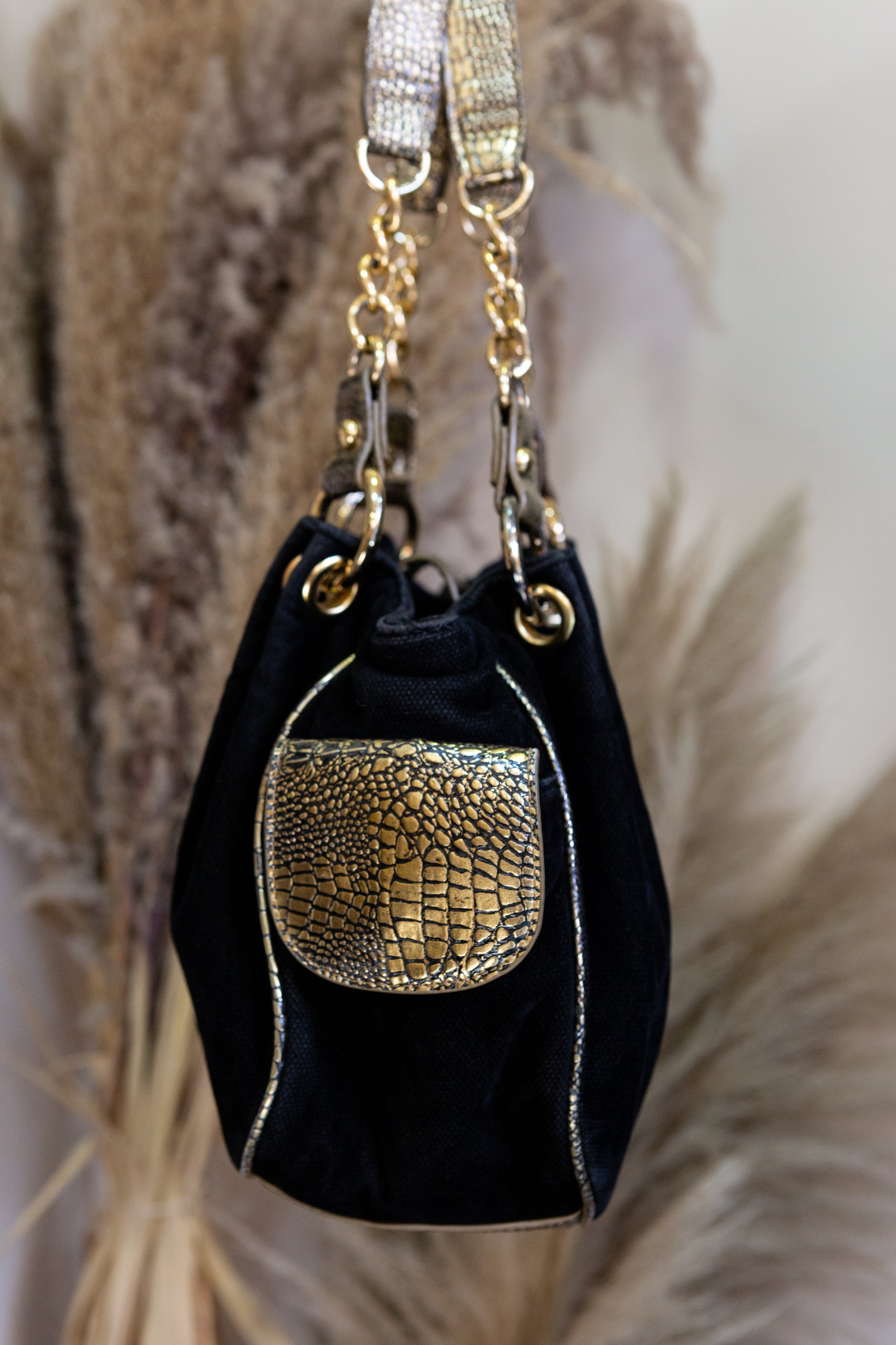 Martissima Y2K shoulder bag with gold embroidery and hardware