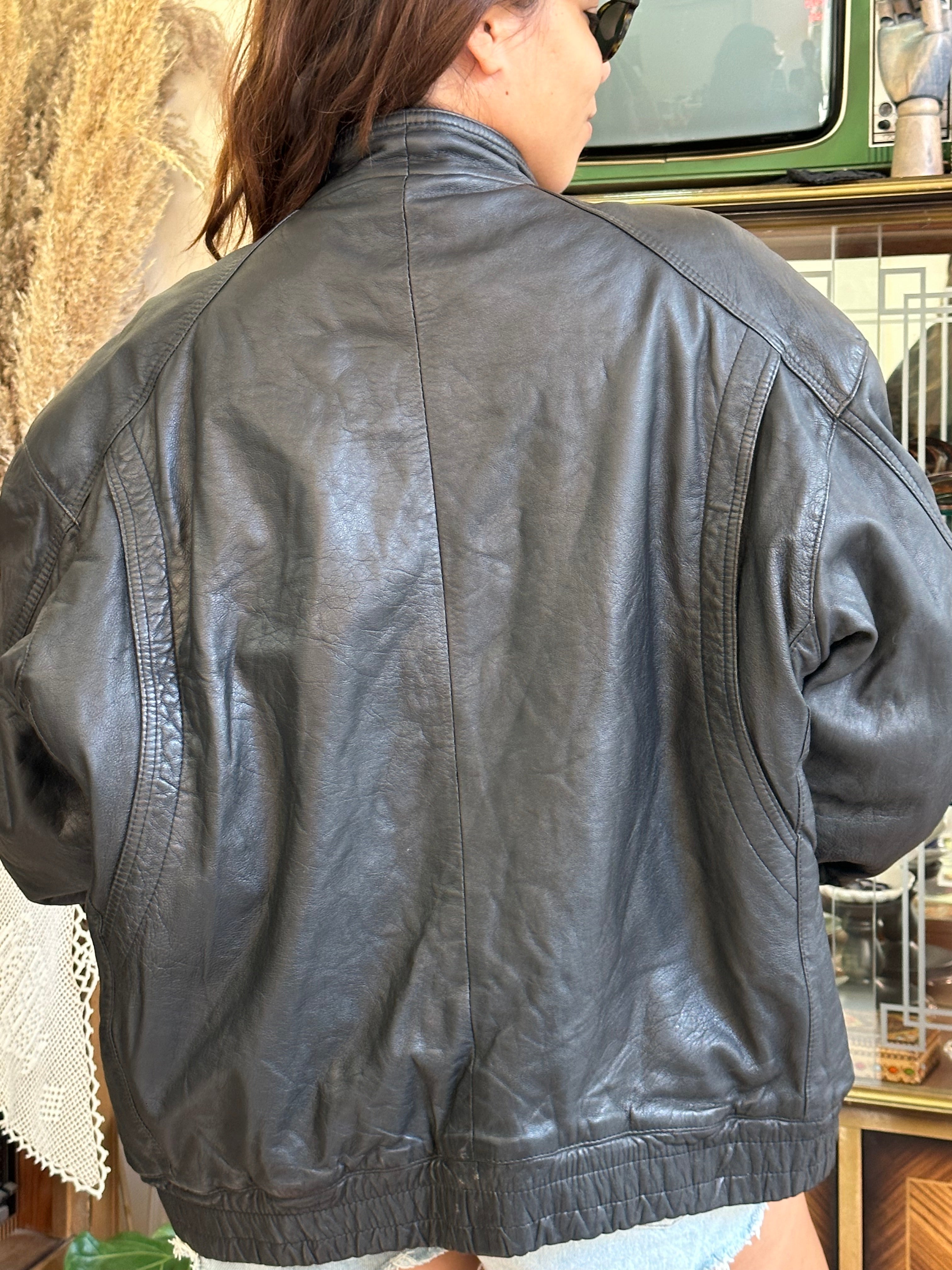 Vintage extra warm oversized genuine leather bomber (with fur lining)