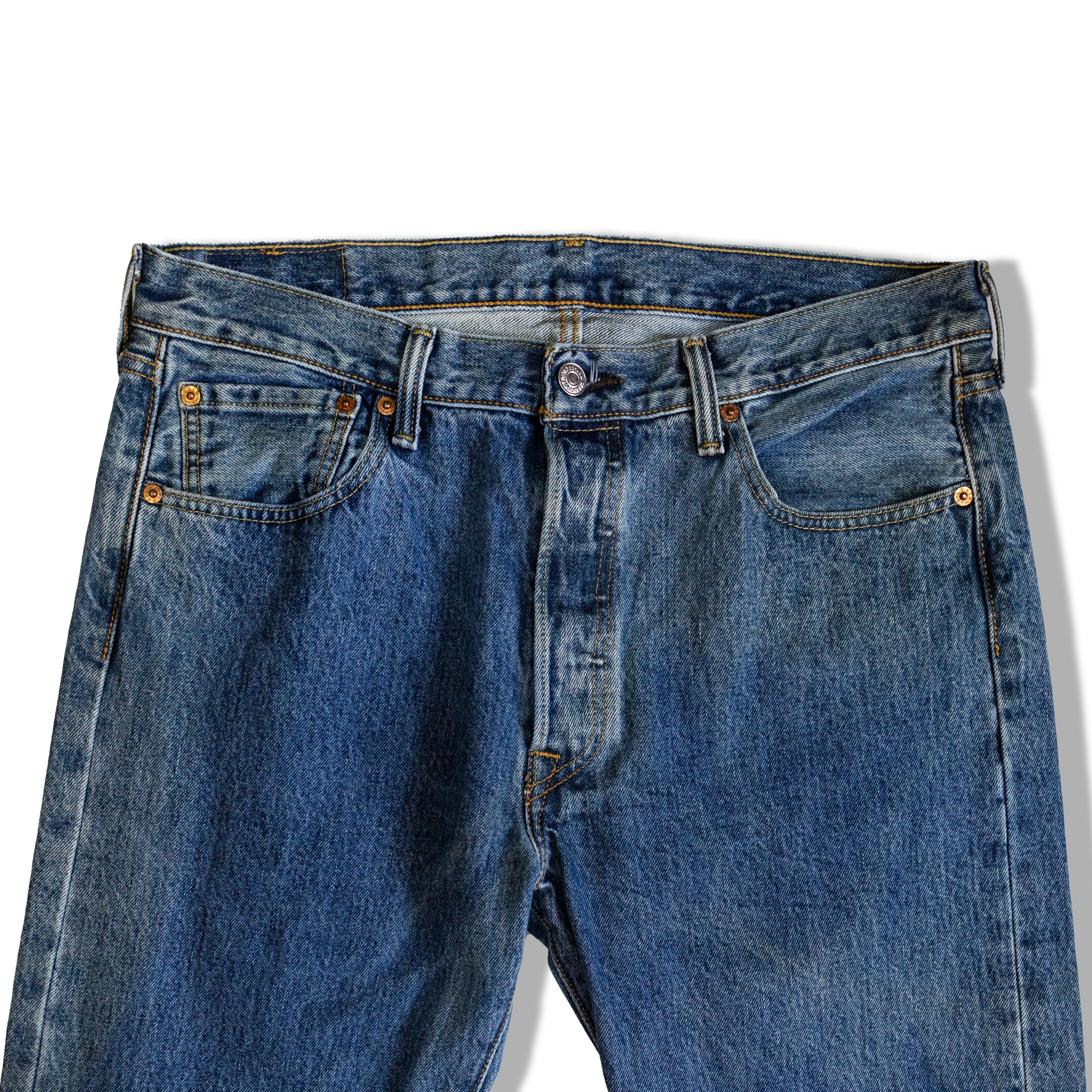 LEVIS 501 JEANS (W34)