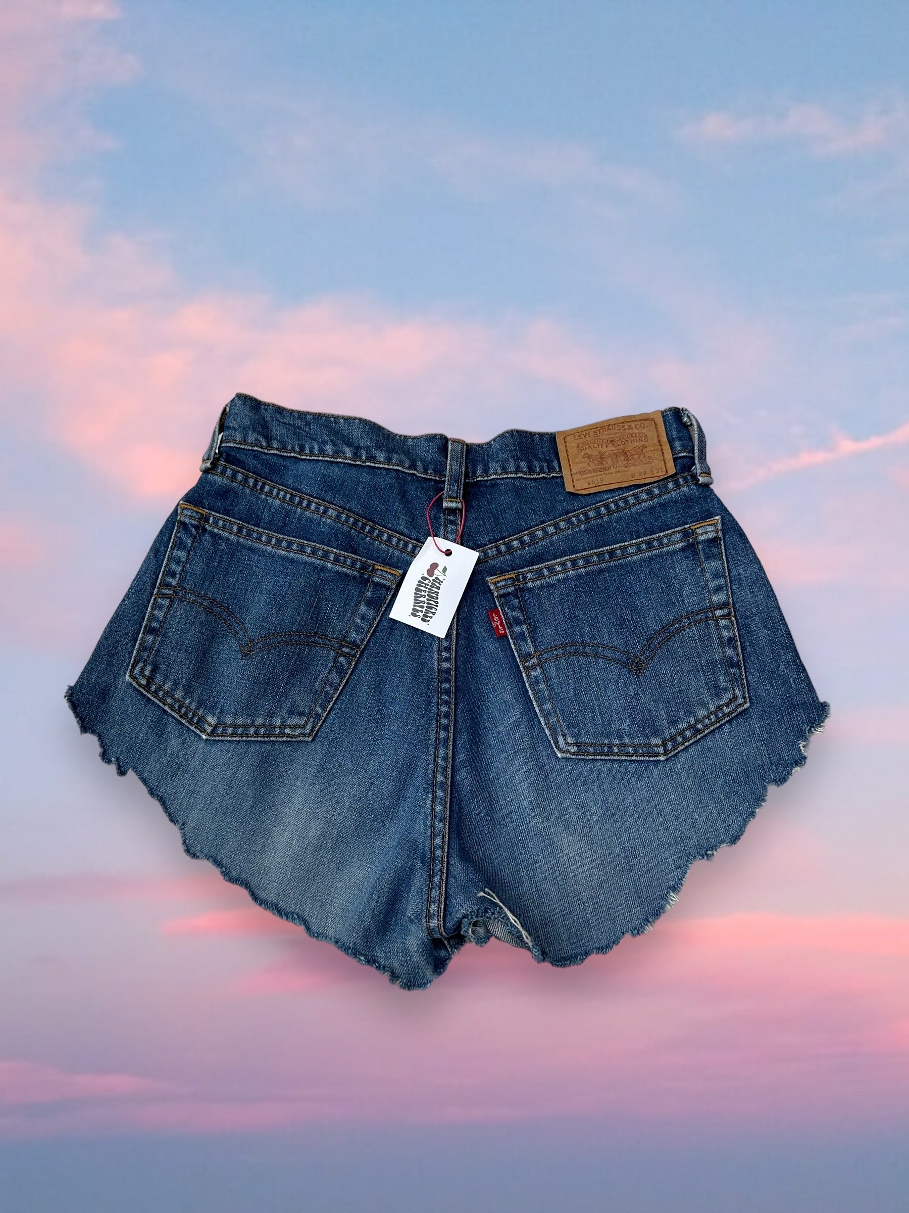 Levi’s 519 high waisted super hot shorts