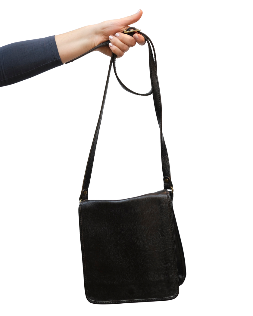 Italian vintage real leather cross body bag with adjustable strap