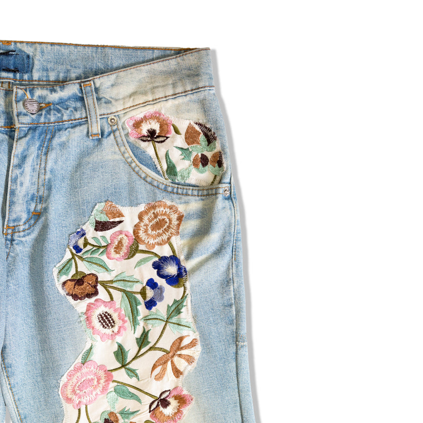 Super cute low waisted jeans