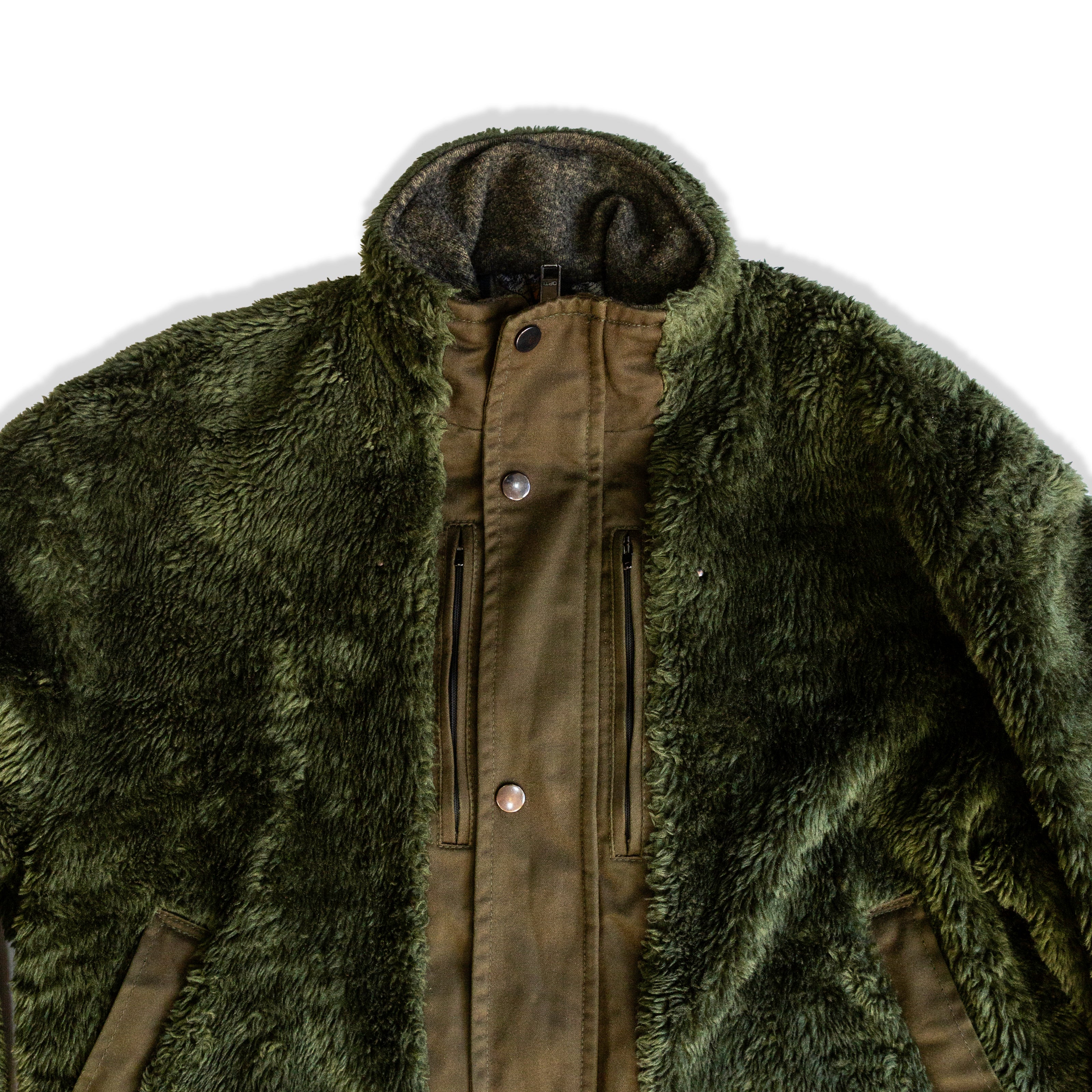 Green Sherpa Hunting Jacket with Gore-Tex Panels and Utility Pockets (M)