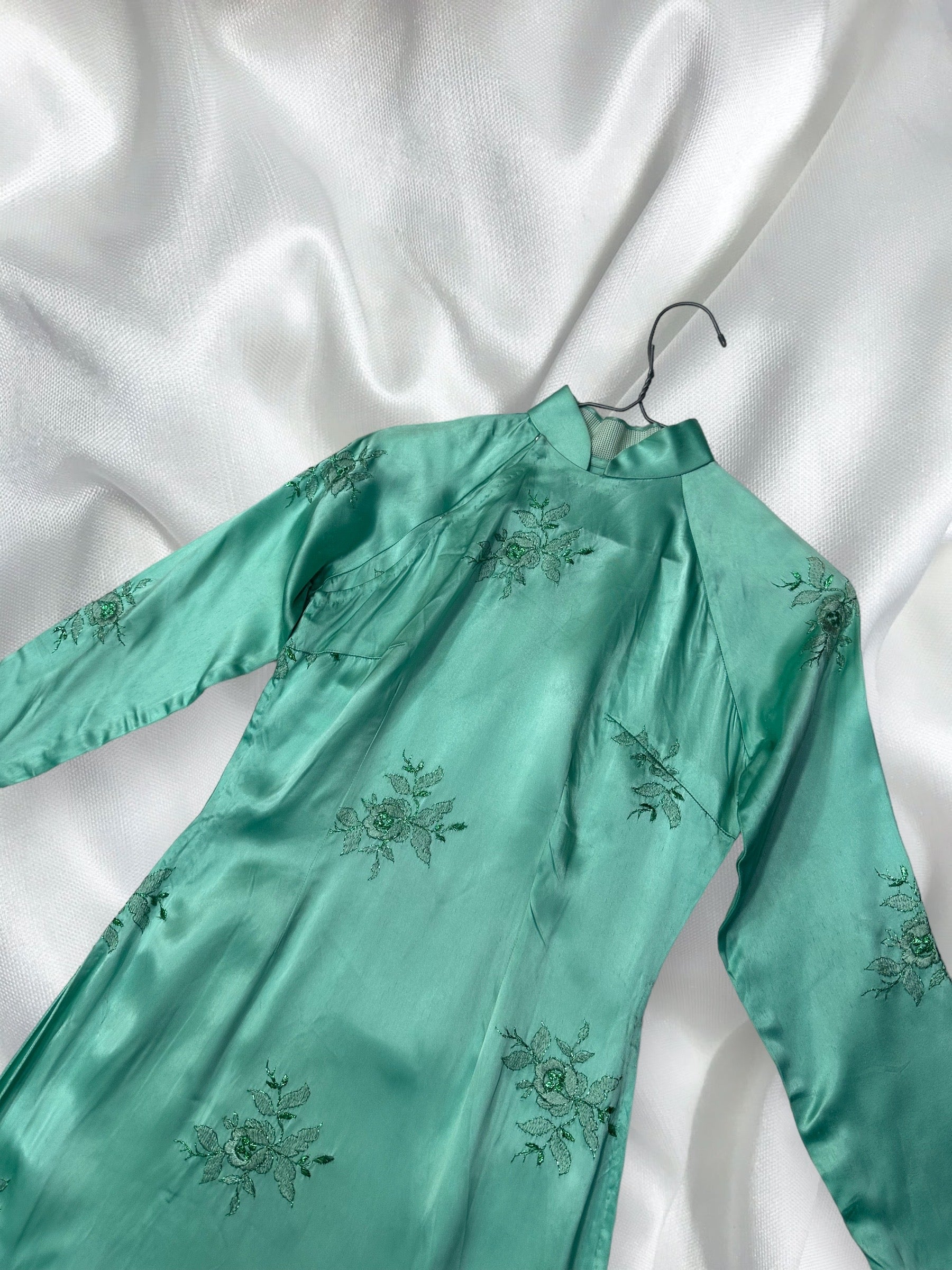 Vintage Qipao top with high slits on the sides