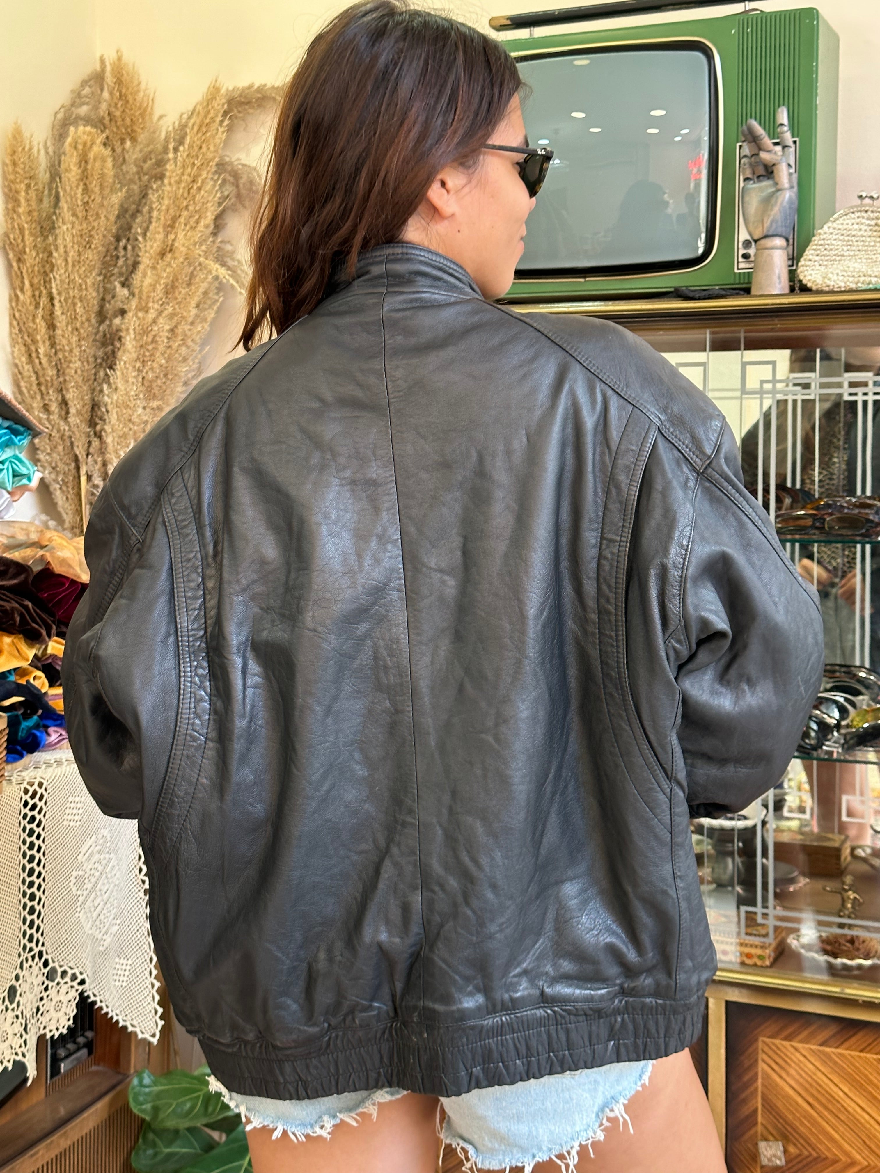 Vintage extra warm oversized genuine leather bomber (with fur lining)