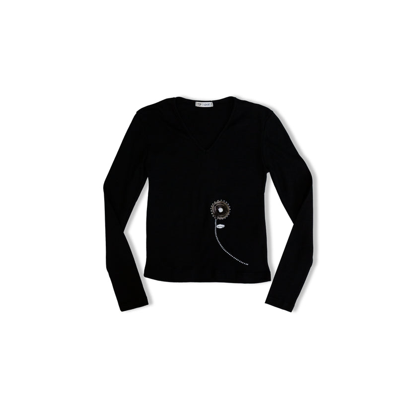 Deadstock Y2K top with embroidered flower