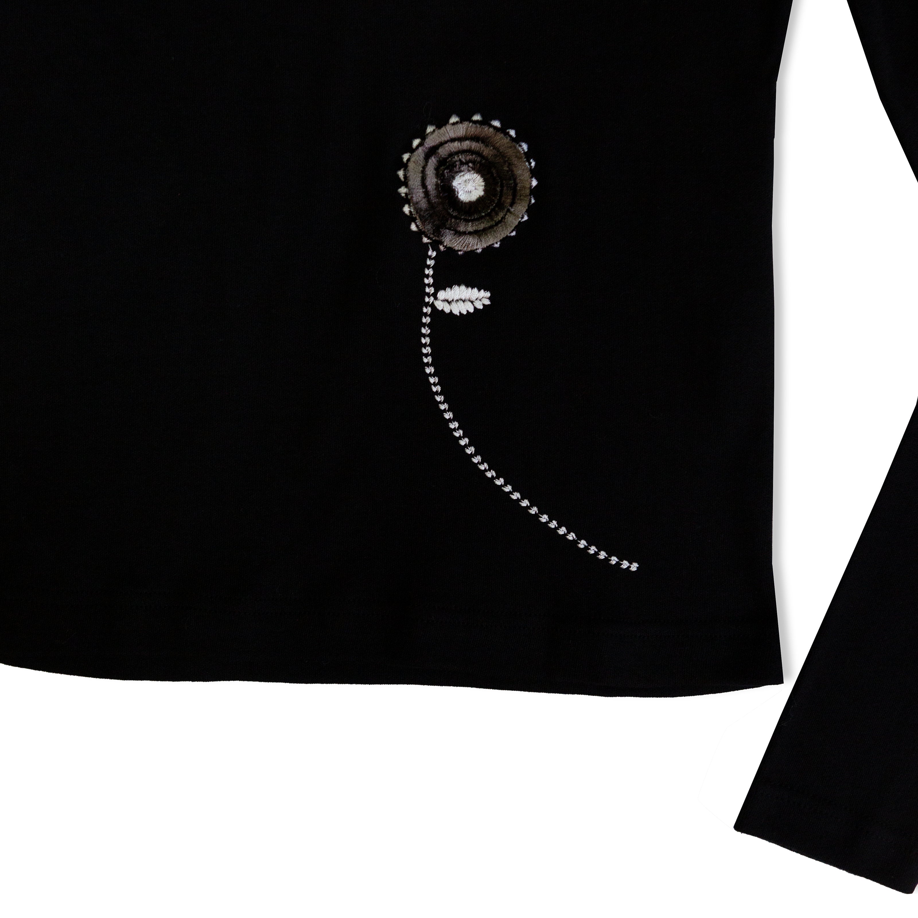 Deadstock Y2K top with embroidered flower