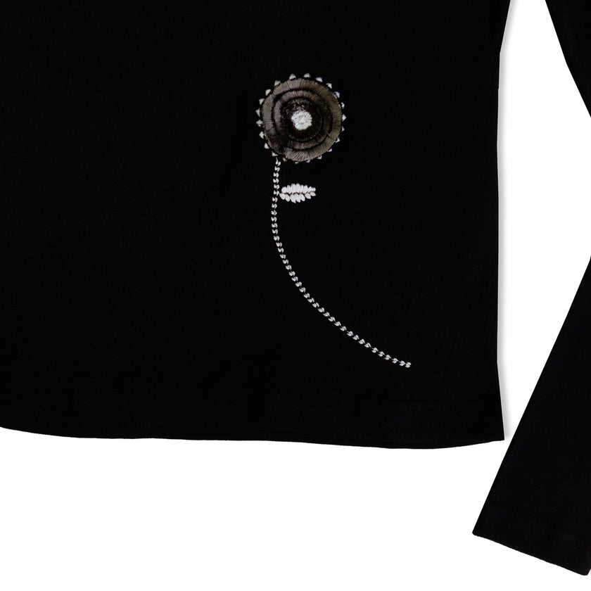 Deadstock Y2K top with embroidered flower