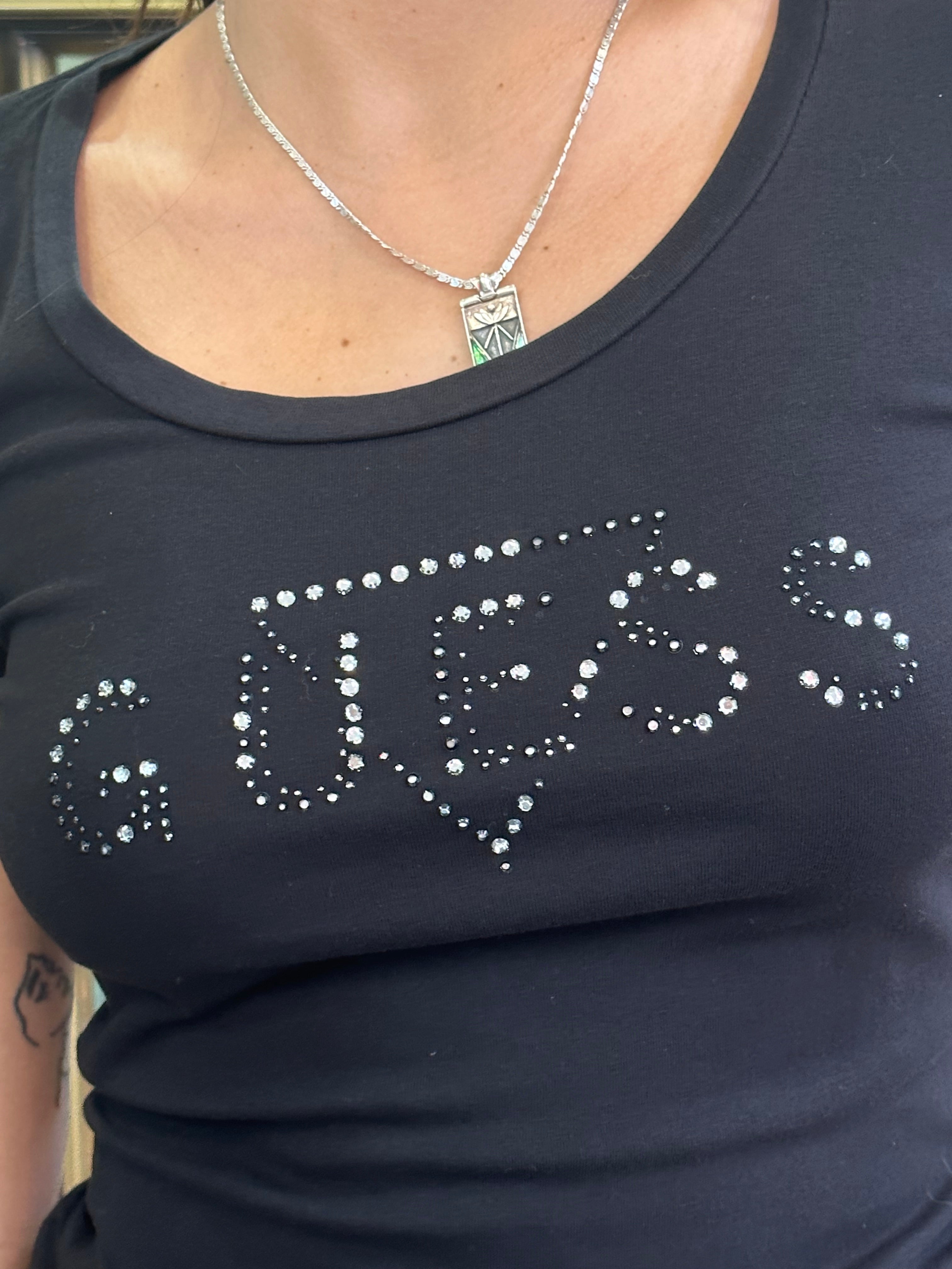 Super cute Guess top