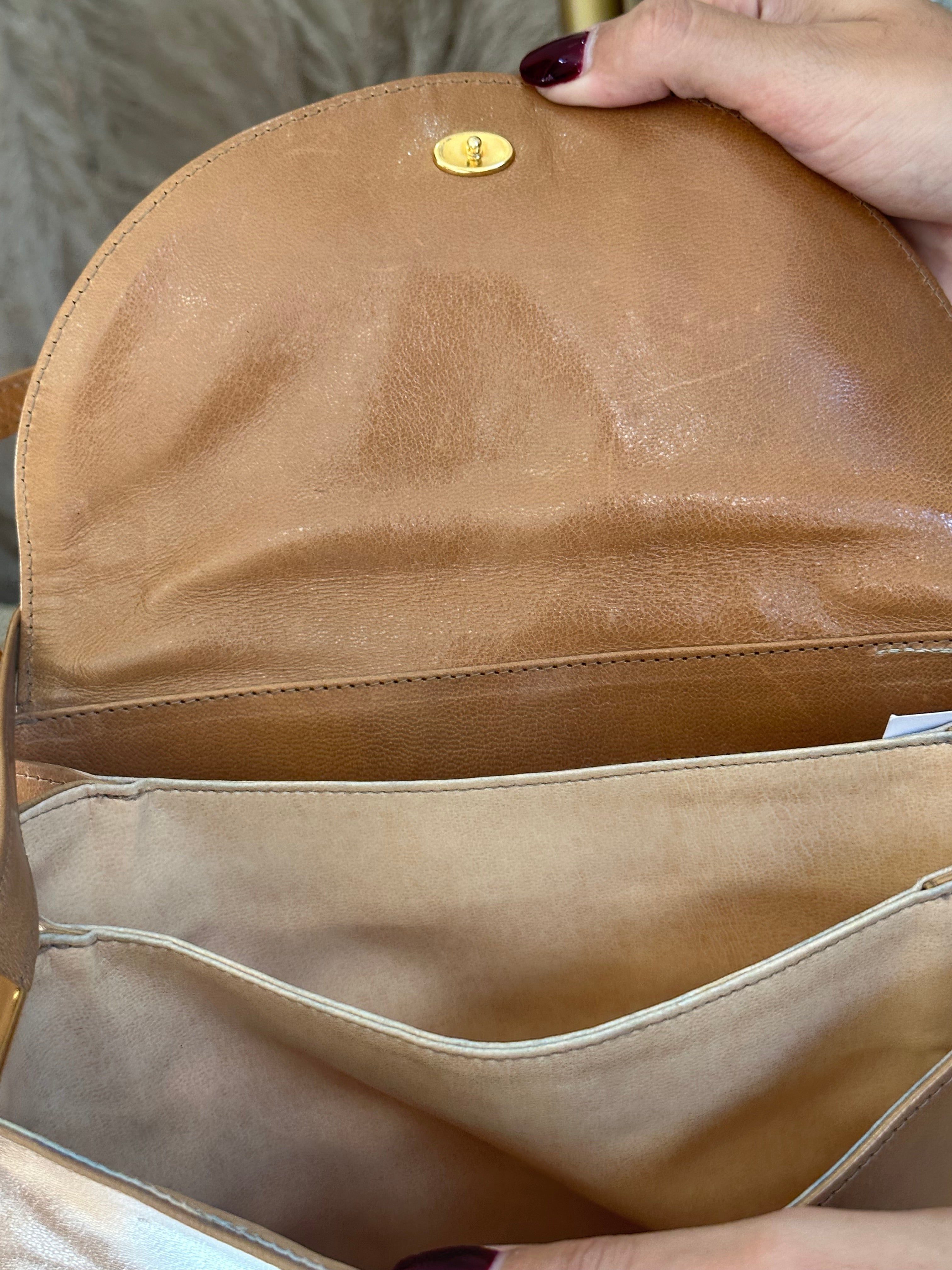 Vintage leather shoulder bag