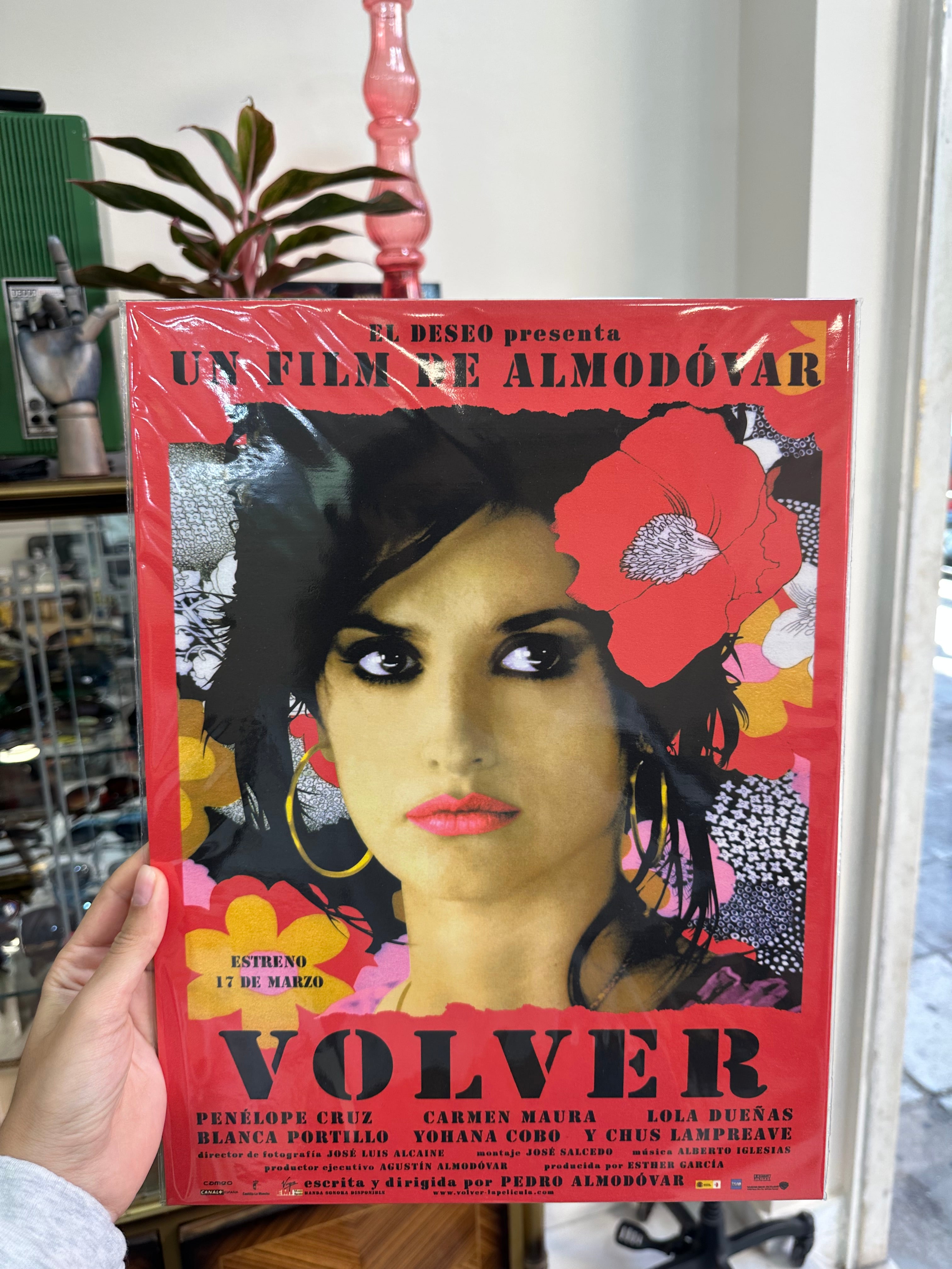 VOLVER poster