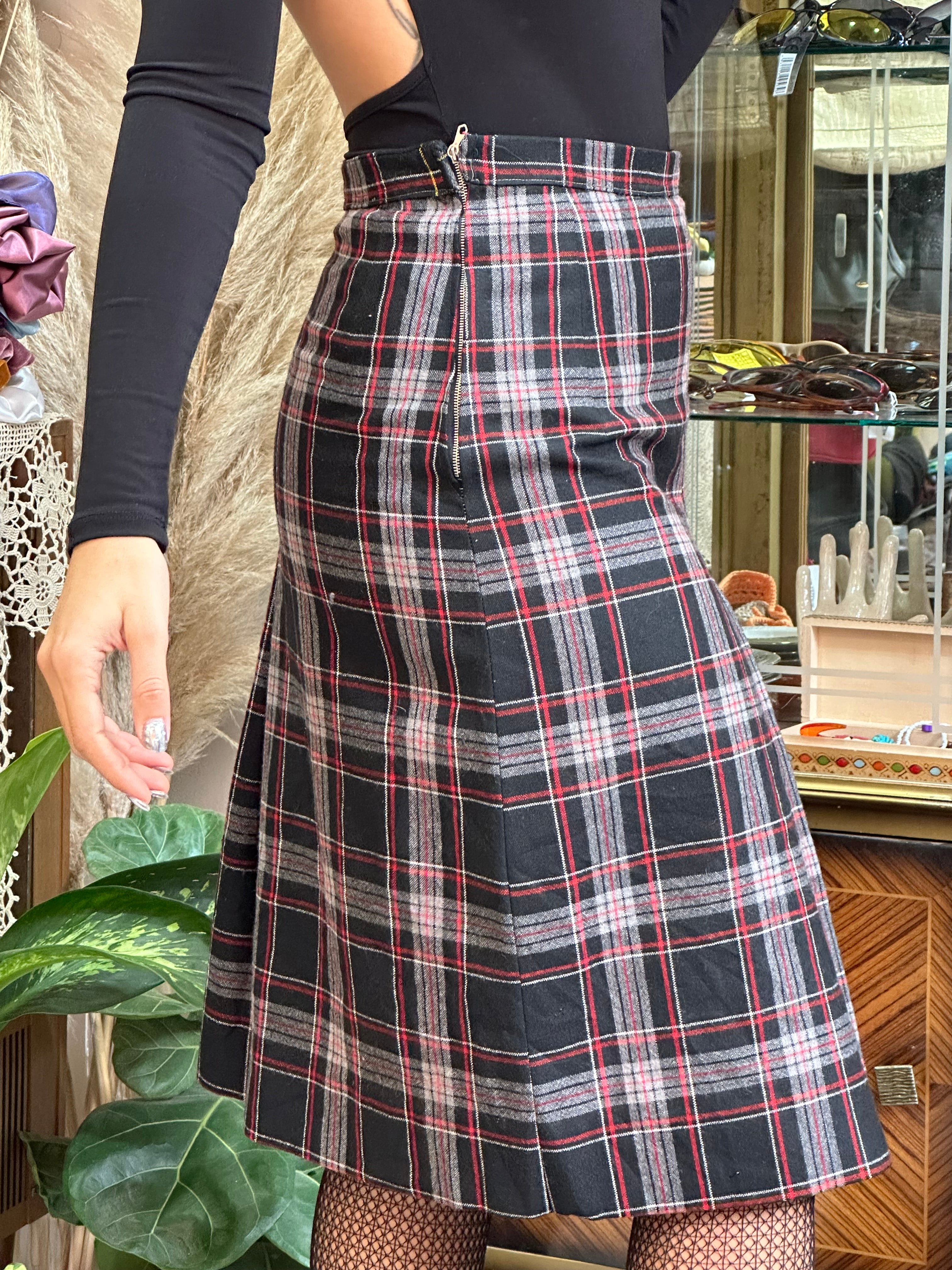 Vintage plaid pleated skirt