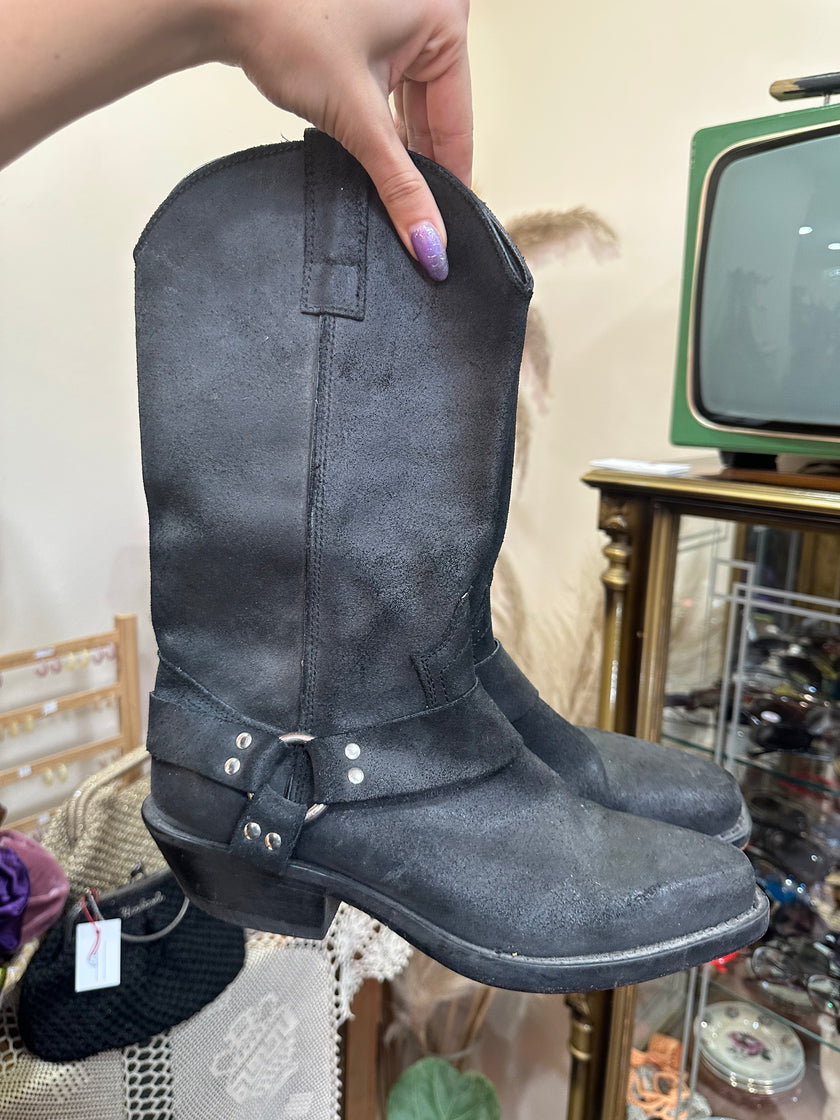 Stunning genuine leather ringer boots