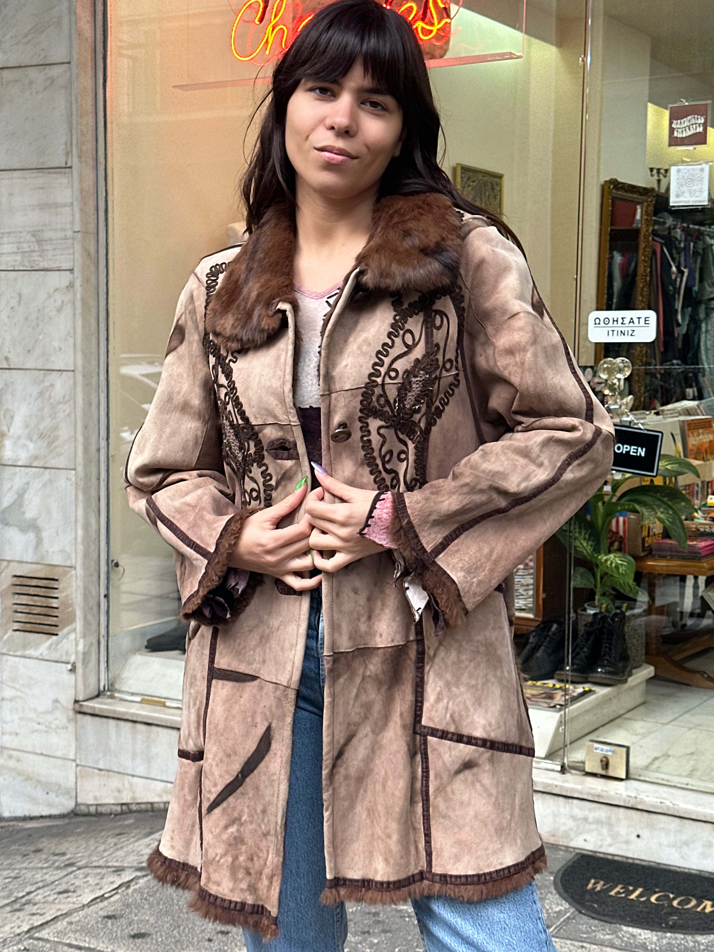 Stunning vintage genuine leather coat with fur