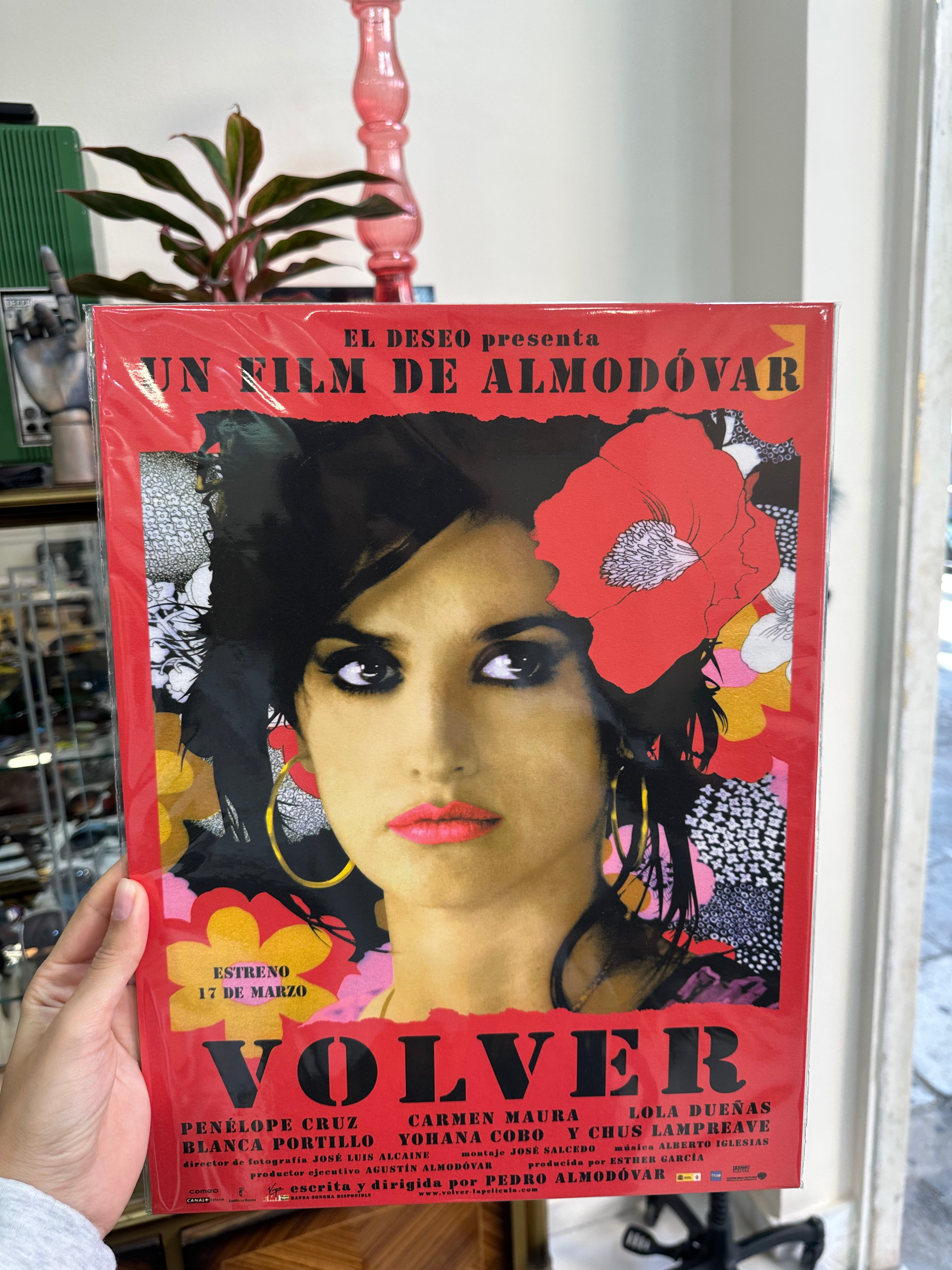 VOLVER poster