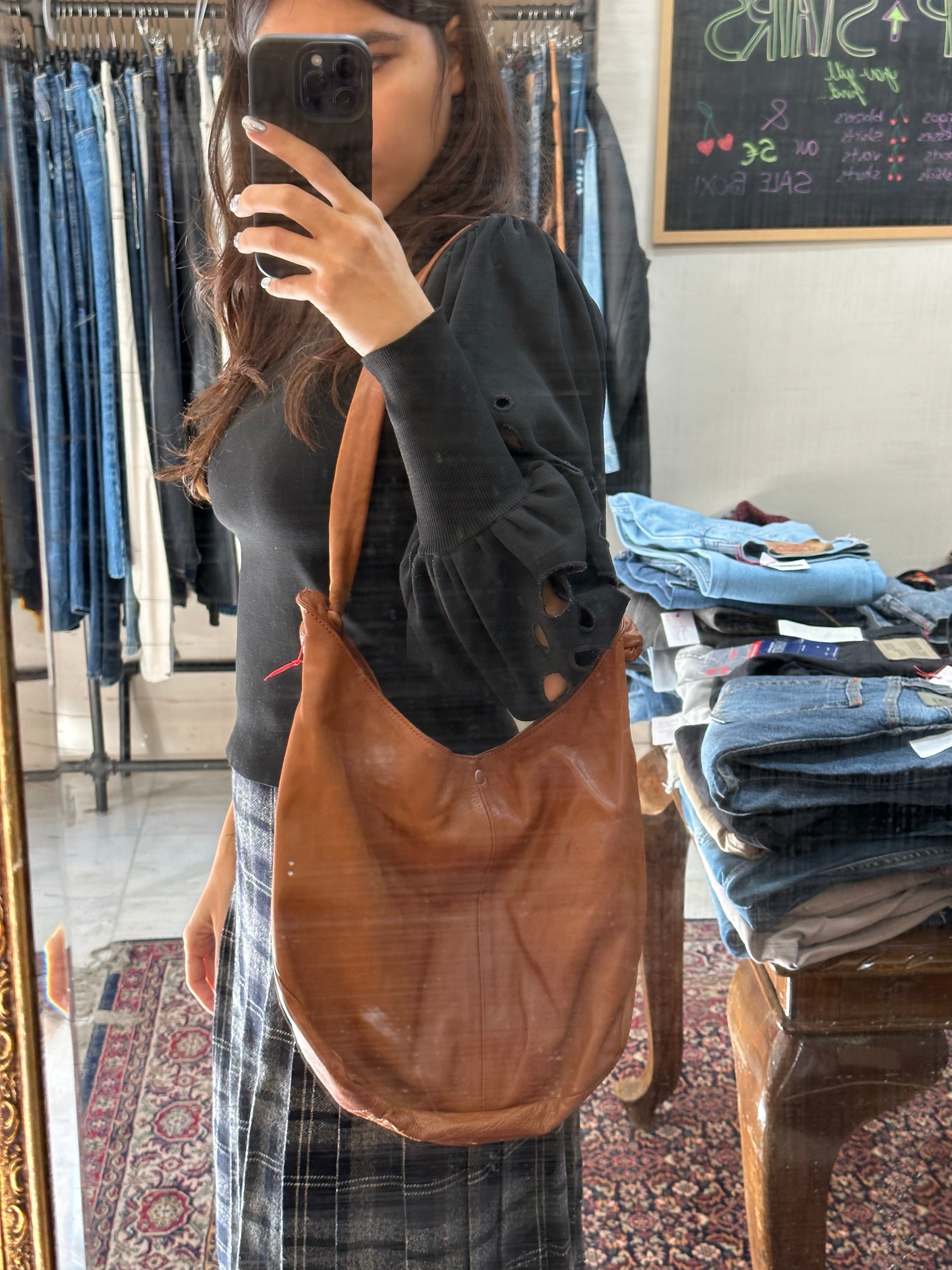 Super hot leather shoulder bag