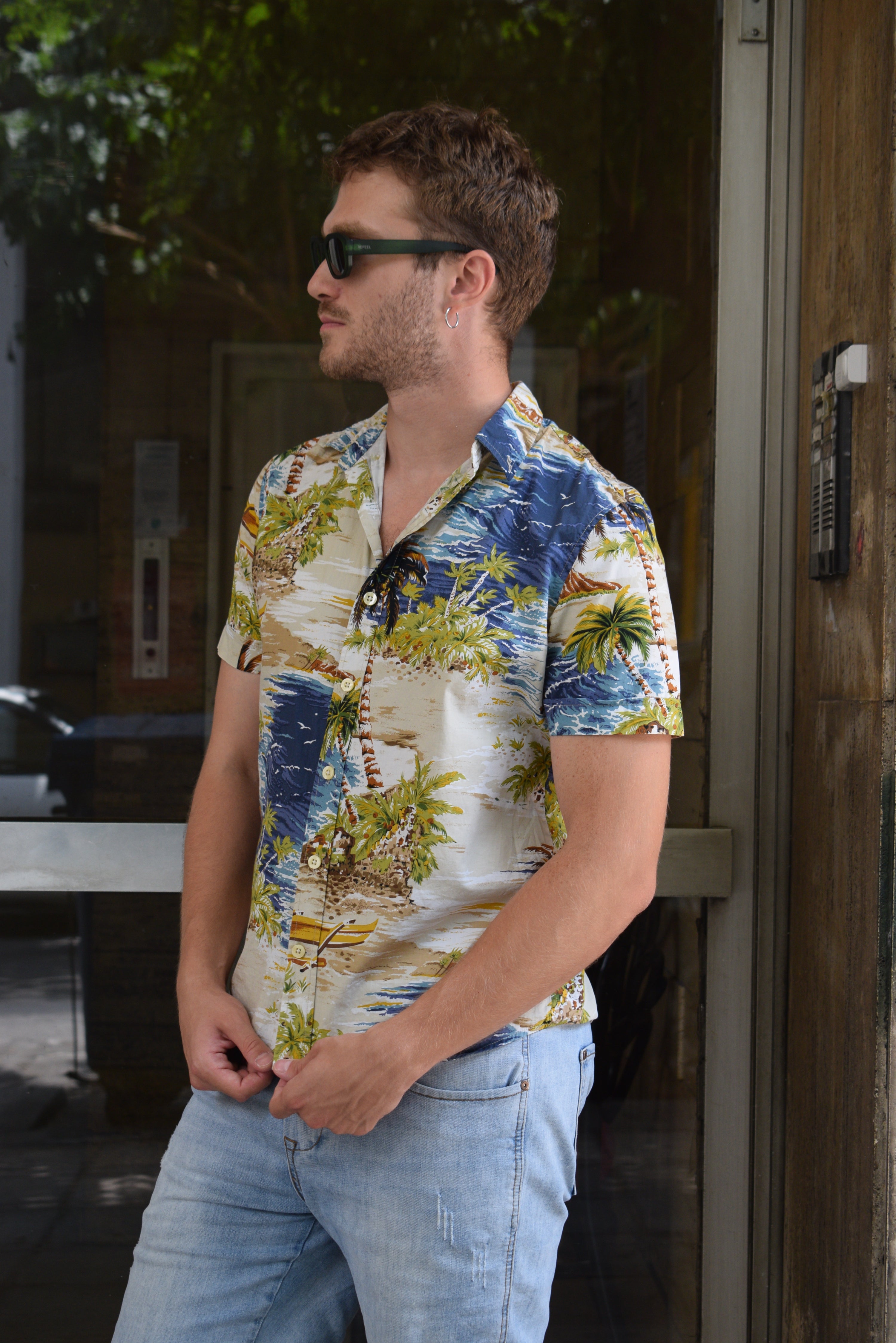 Vintage funky patterned shirt with tight fit (S/M)