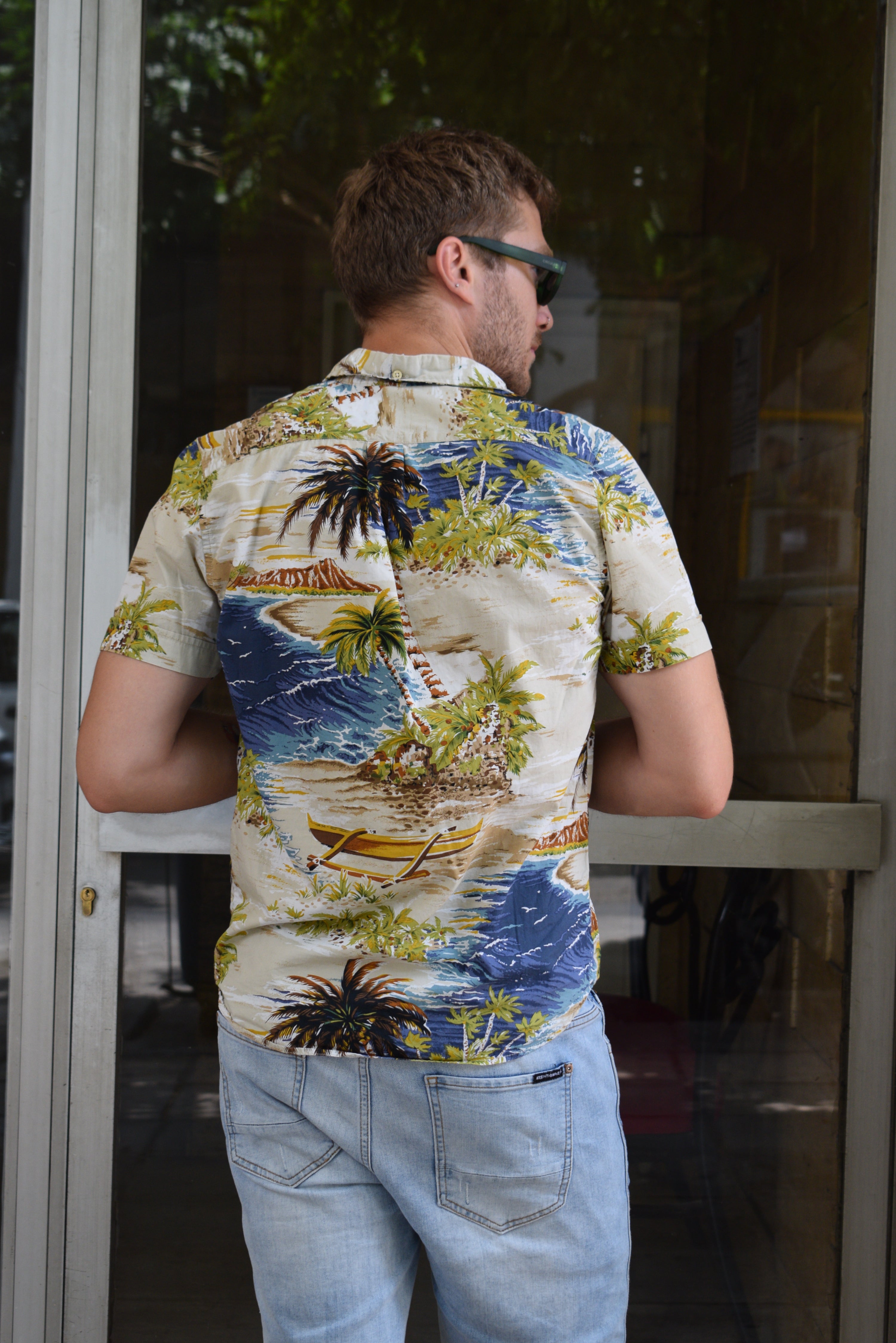 Vintage funky patterned shirt with tight fit (S/M)