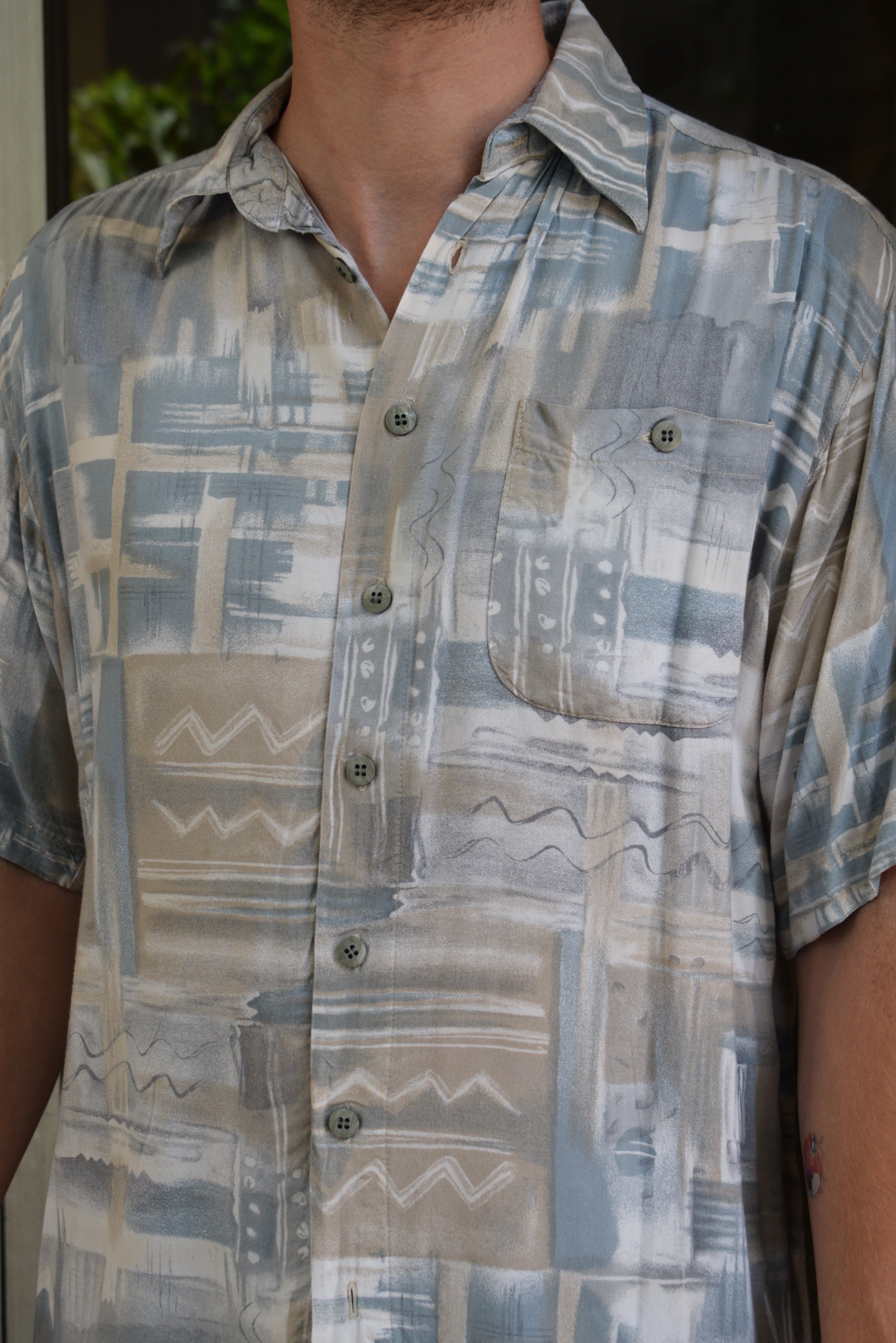 Vintage 90s style abstract print shirt (L)
