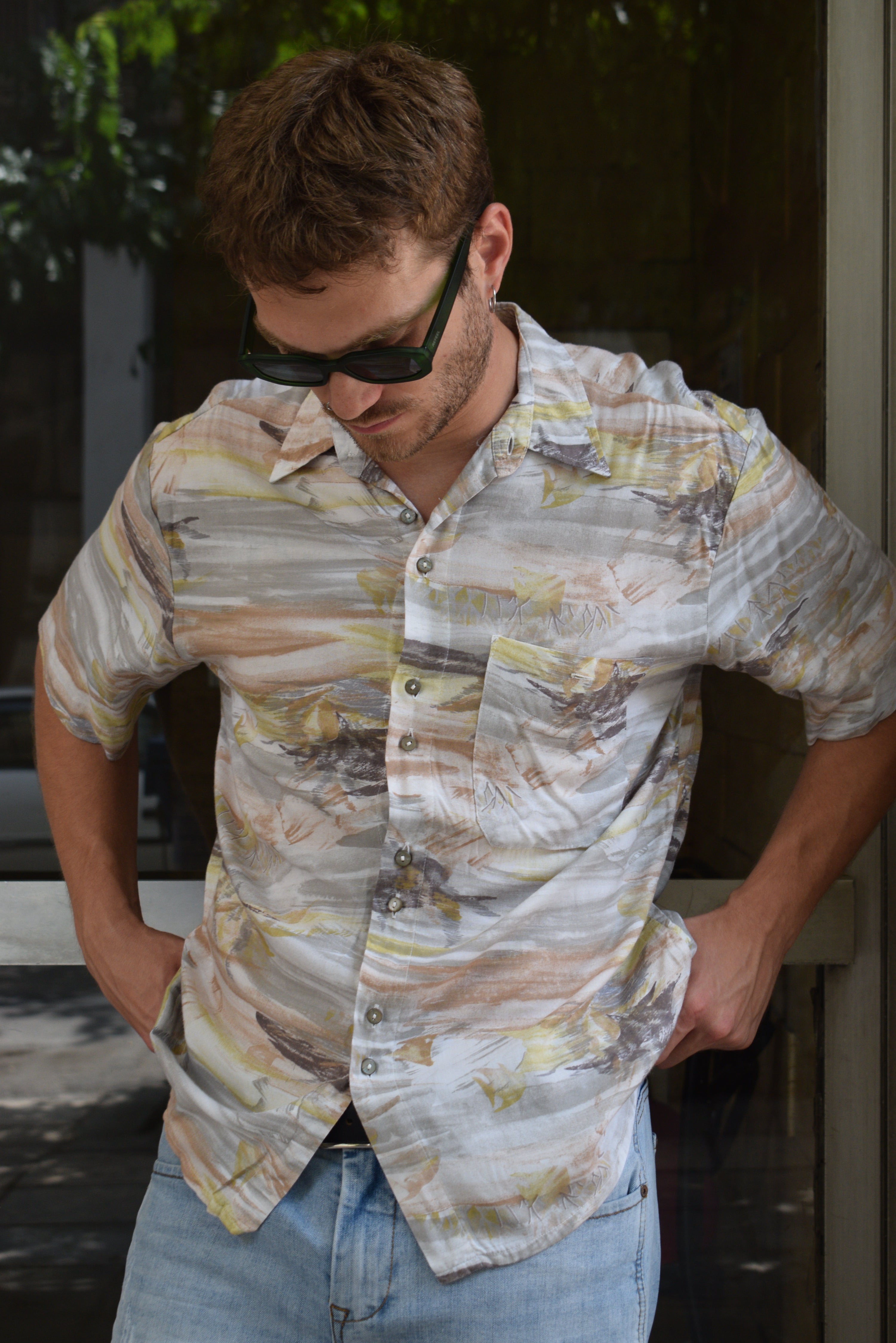 Vintage 90s style abstract print shirt (M)
