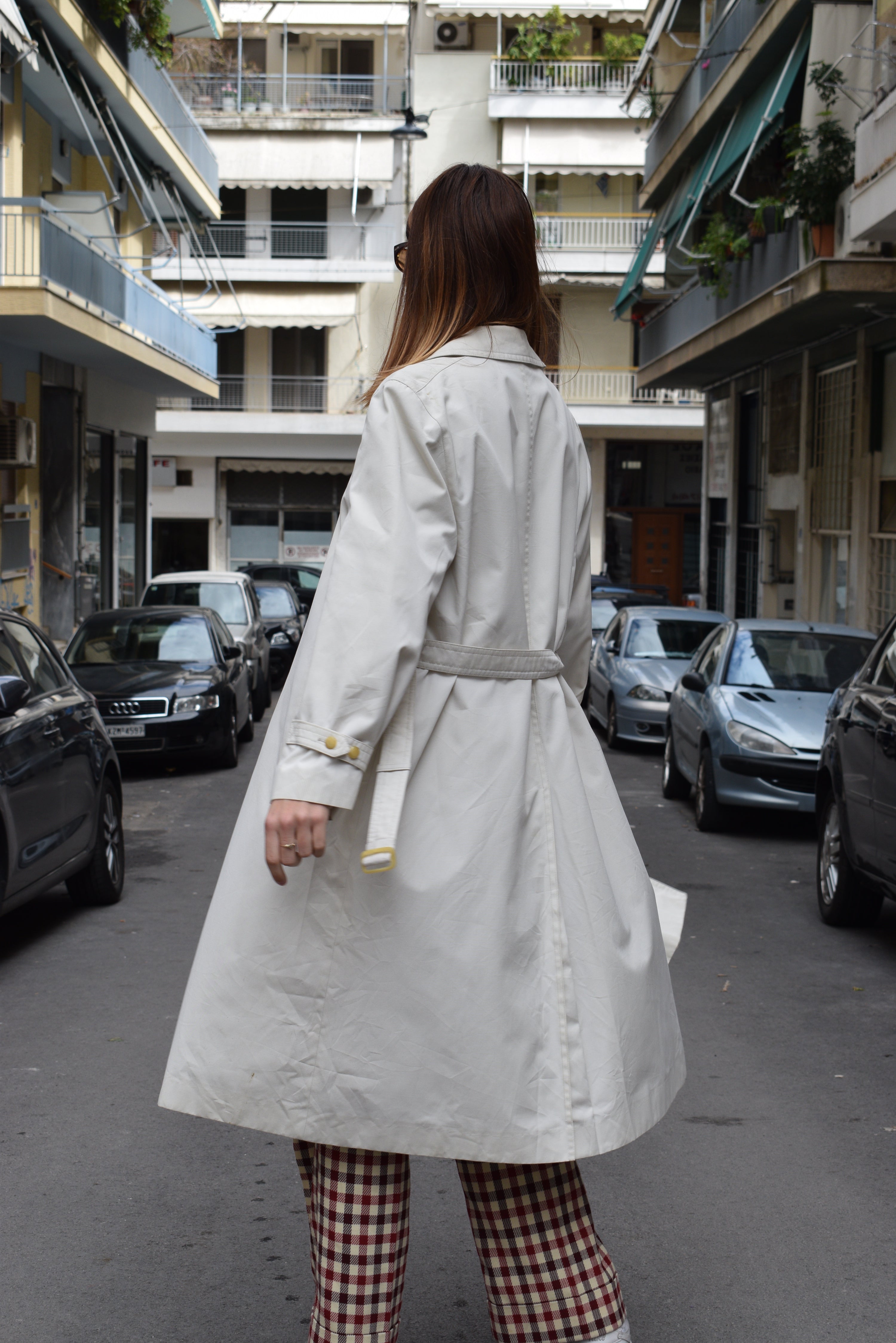 Gorgeous off-white trench coat