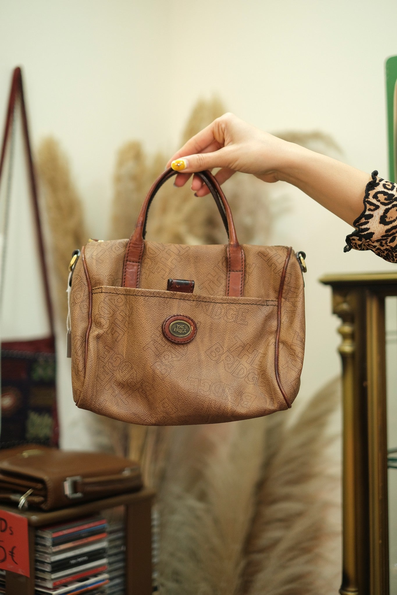 The bridge leather handbag