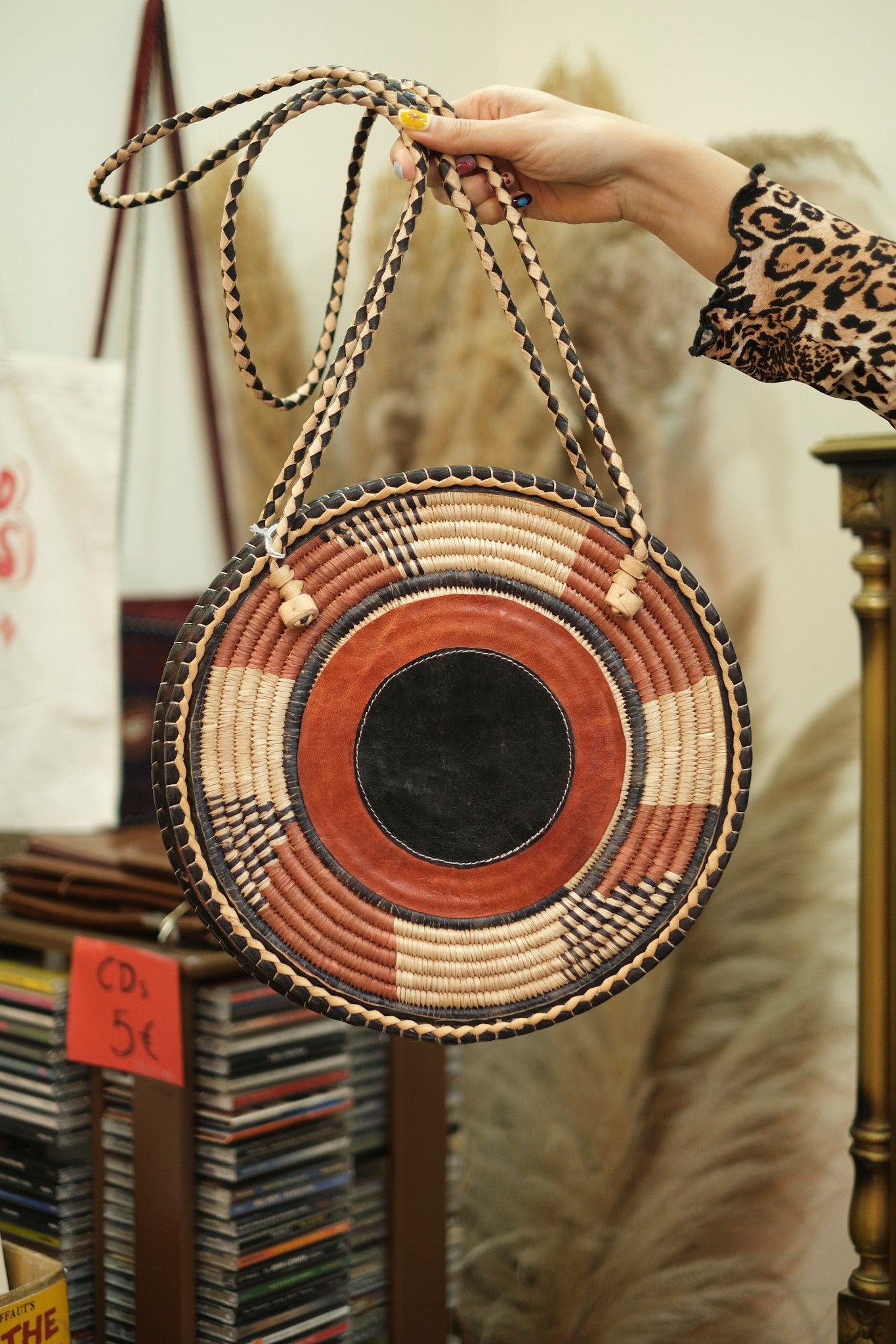 Vintage unique round shoulder bag