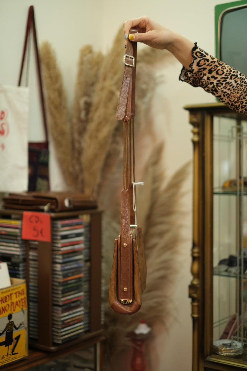 Vintage leather bag