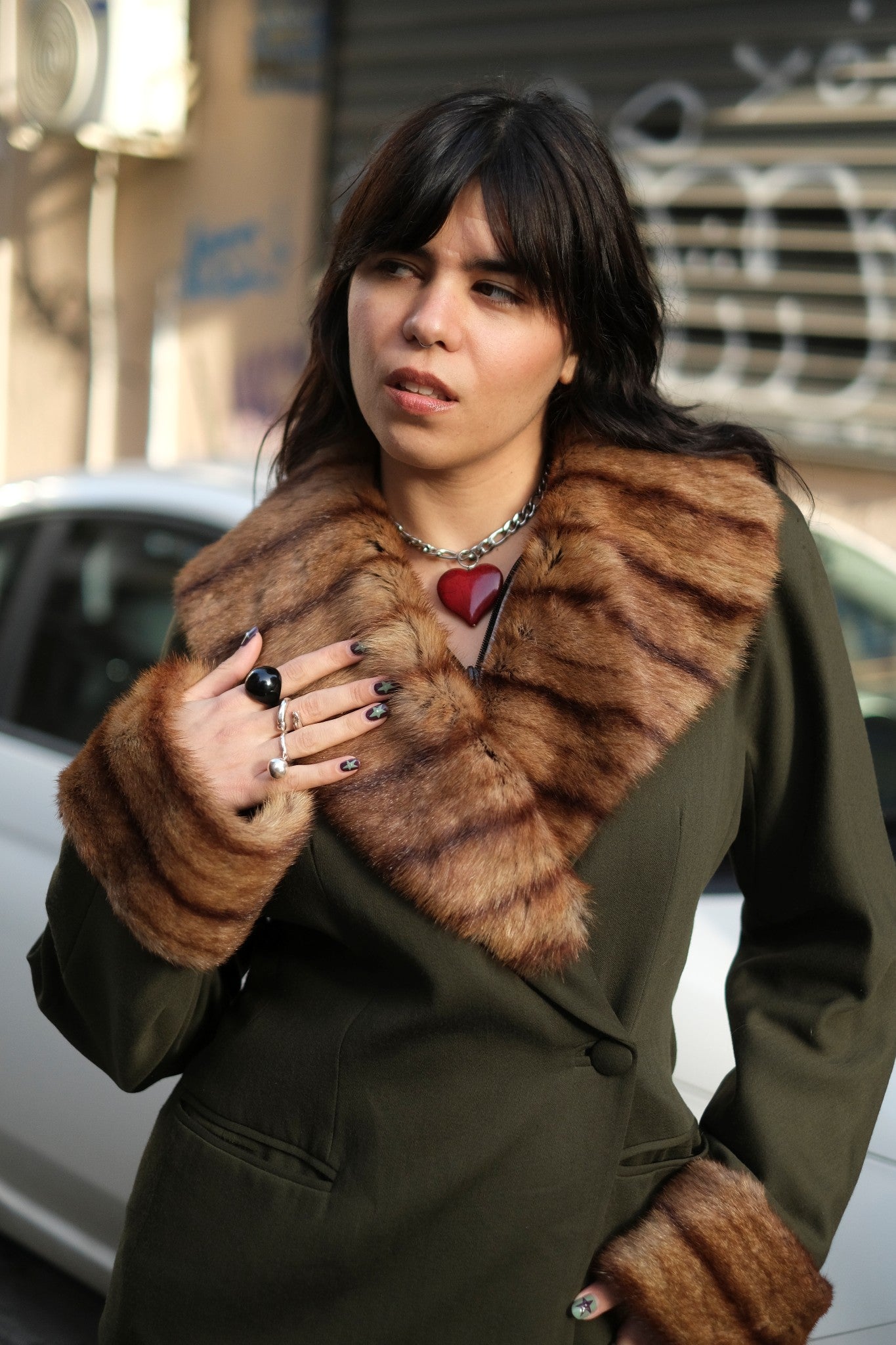 Stunning pure vergine wool green coat with fawx fur collar (L)