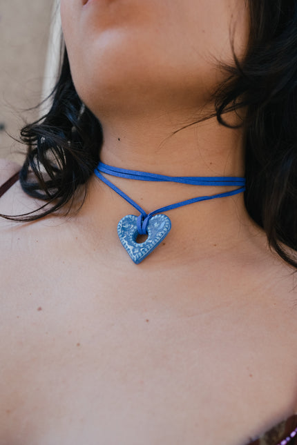 Cerabow handmade heart choker